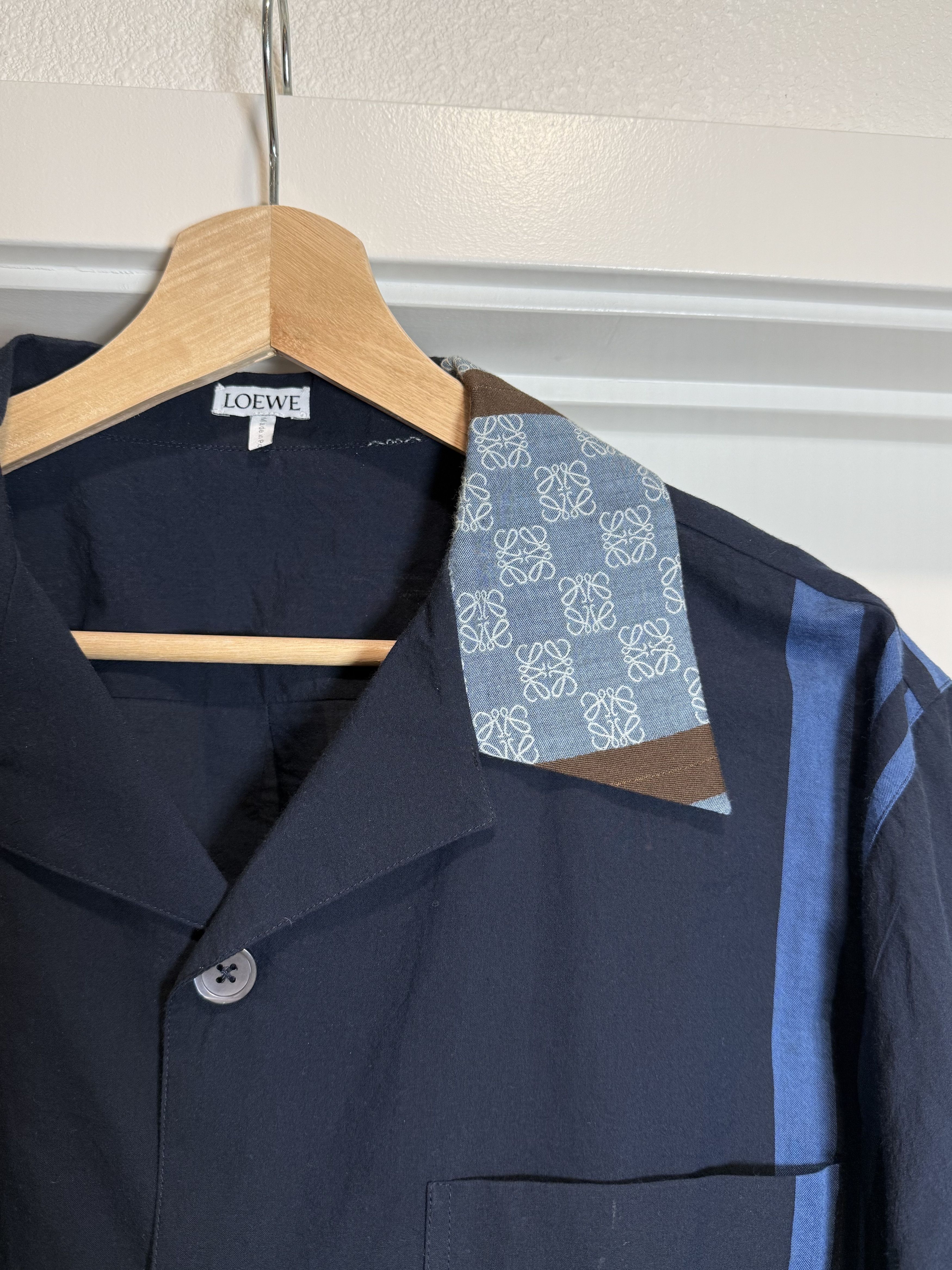 Loewe Anagram Short Sleeve Shirt Size US S / EU 44-46 / 1 - 4 Thumbnail