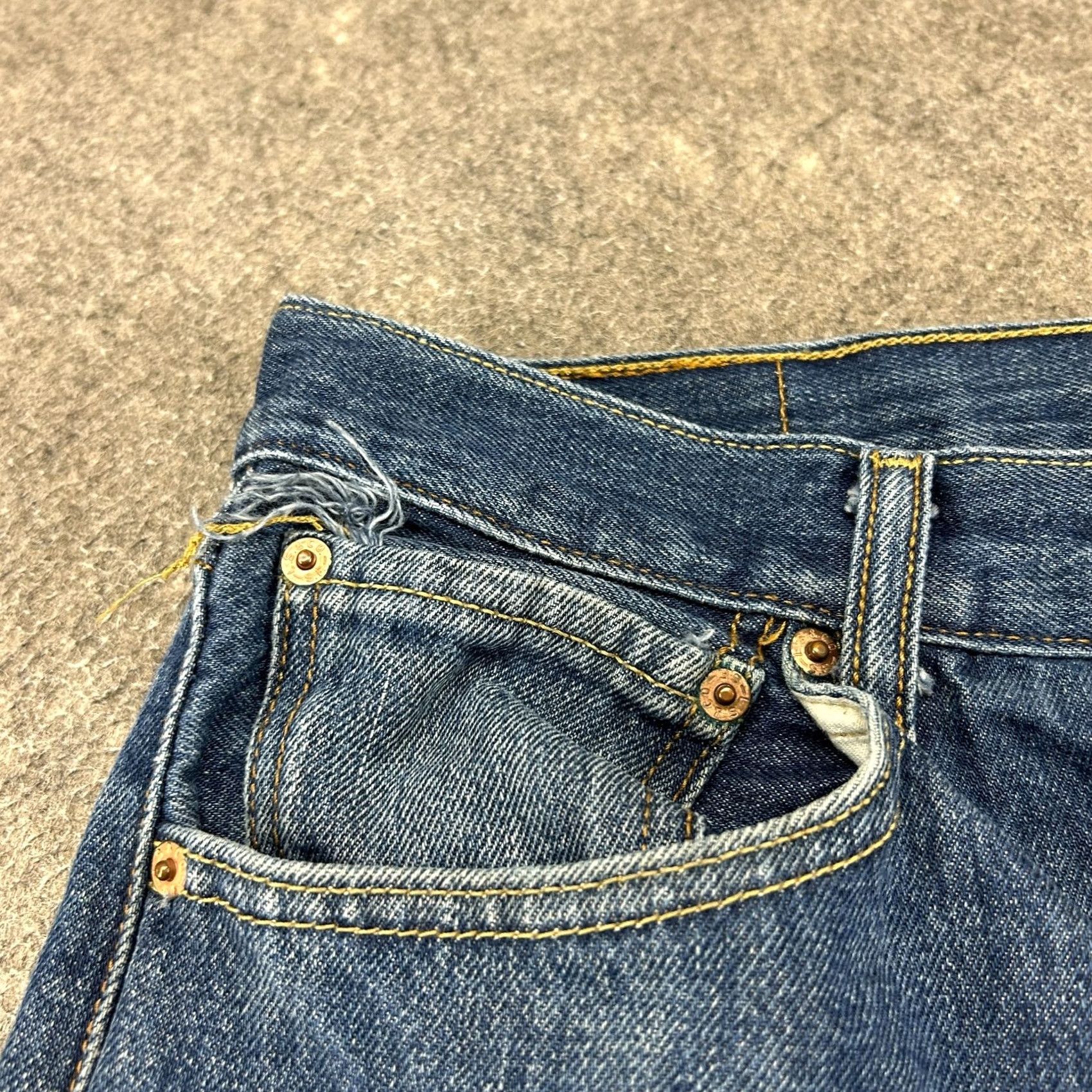 Levi's VINTAGE Levi's 501 Jeans Mens 36x33 Blue Straight Regular Dark Wash Distressed Denim 5-Pocket Retro Mens Size US 36 / EU 52 - 3 Thumbnail