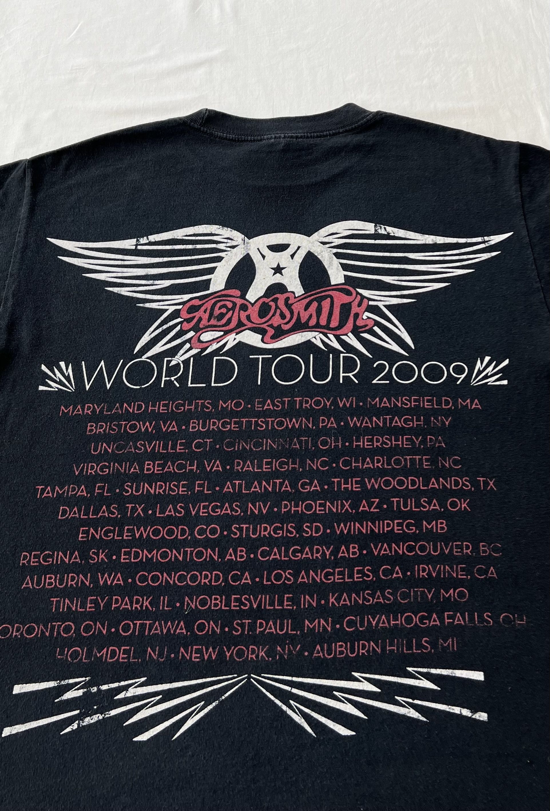 Band Tees Vintage 2009 Aerosmith World Tour AOP Black T-shirt Size US M / EU 48-50 / 2 - 14 Thumbnail