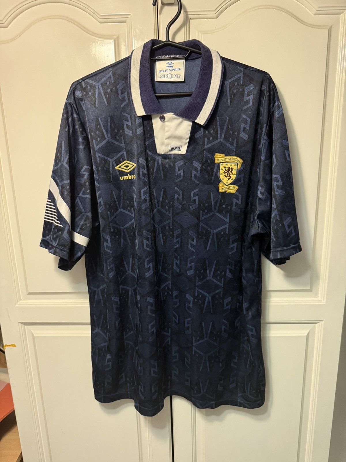 Umbro Scotland 1991-1994 Home Kit Authentic XL Size US XL / EU 56 / 4 - 1 Thumbnail