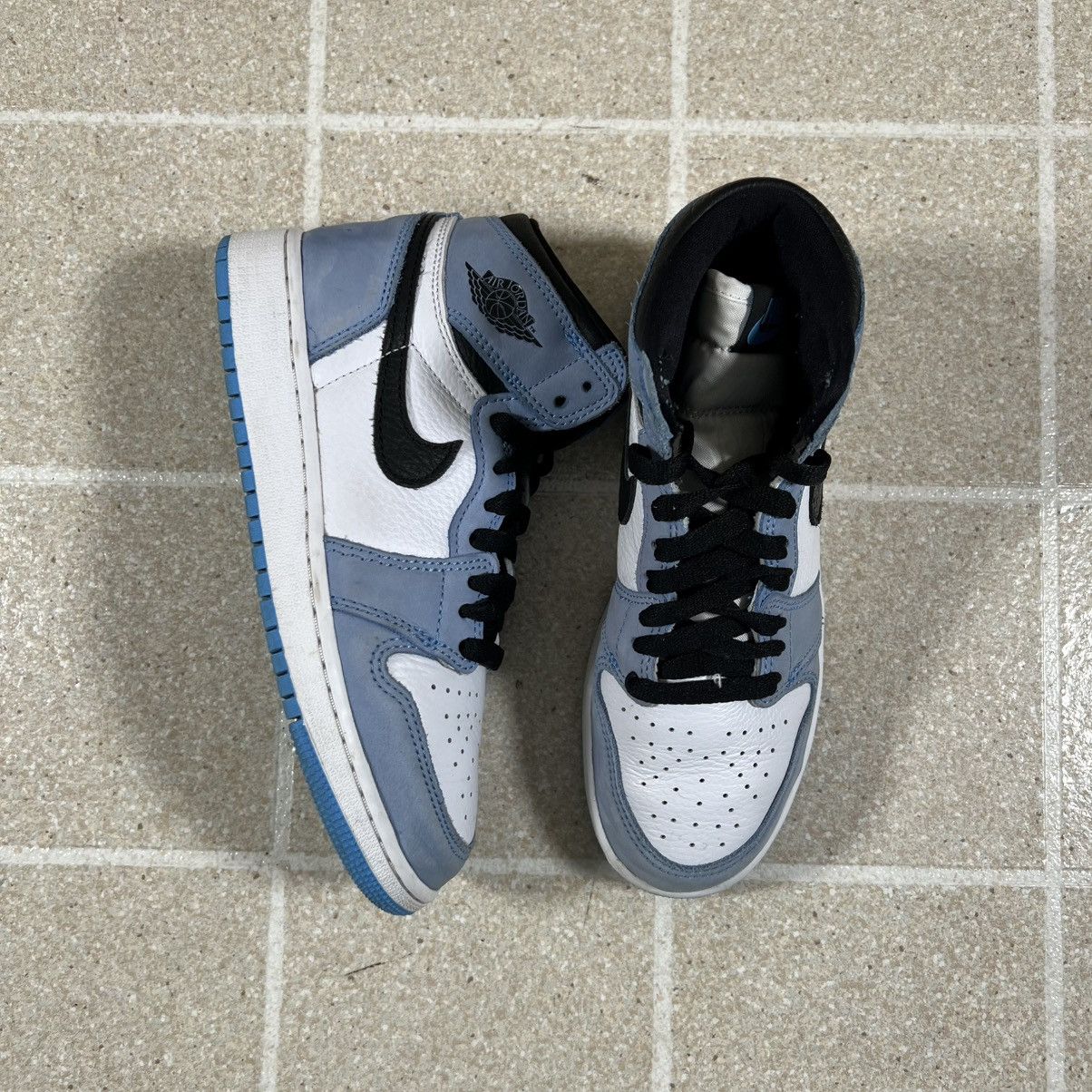 Jordan Brand Jordan Air Jordan 1 Retro High OG University Blue 575441-134 Size US 6.5 / IT 36.5 - 3 Thumbnail