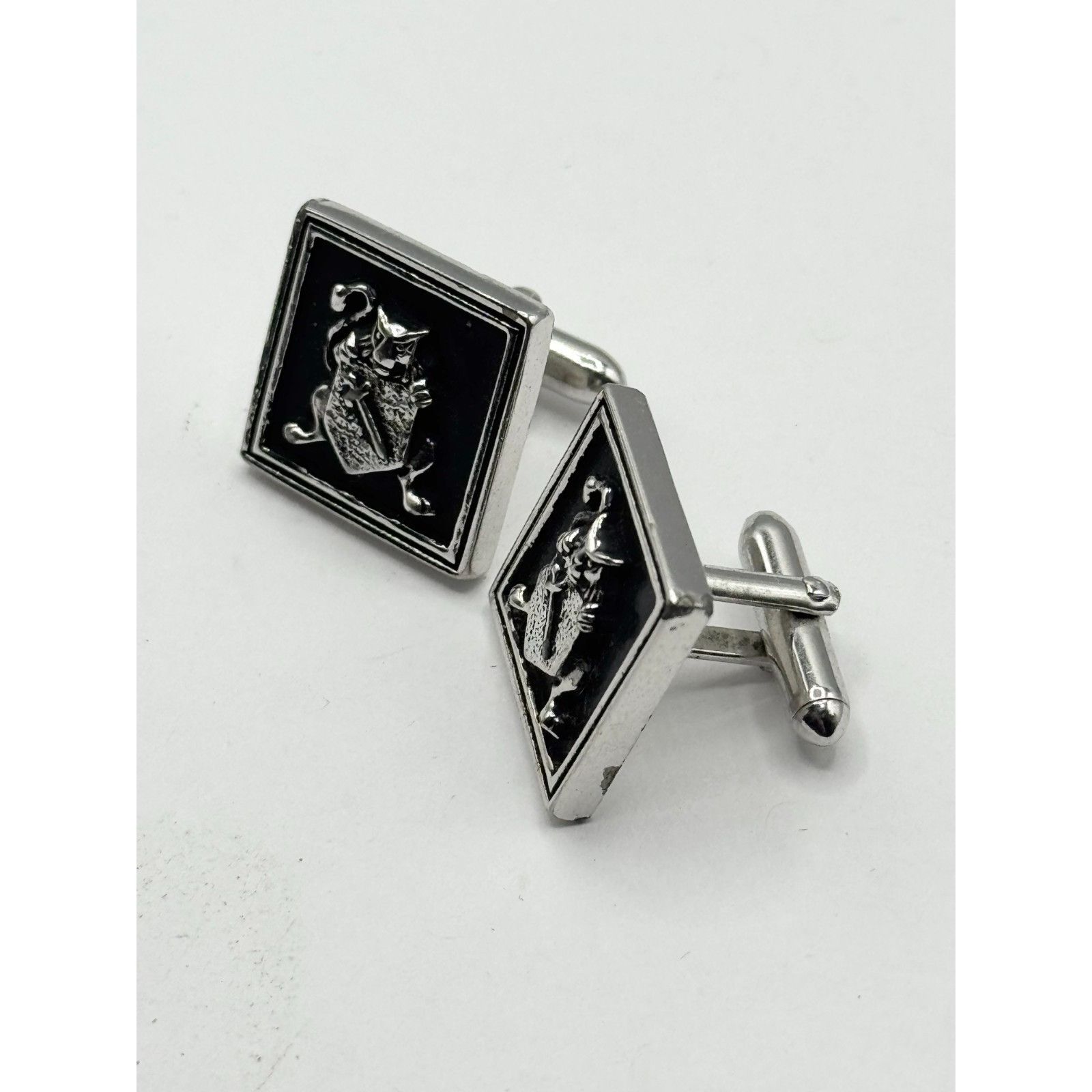 Other Vintage Swank Silver black lion shield cufflinks Size ONE SIZE - 3 Thumbnail