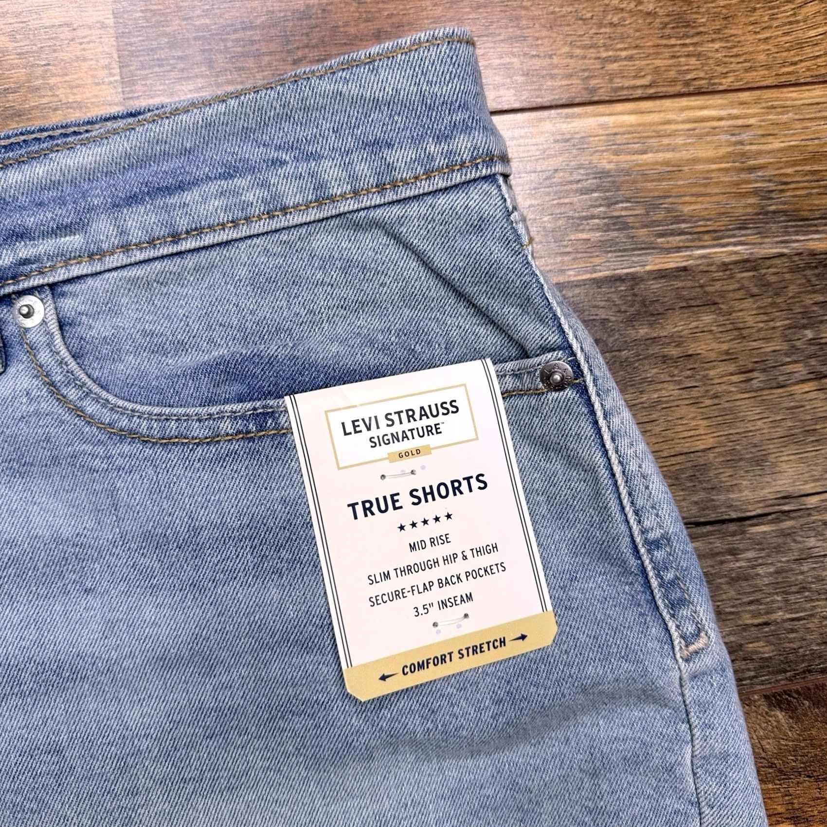 Vintage Levis Signature by Levi Strauss & Co. True Shorts 22 W36 High Rise 3.5 Inseam Denim Blue 5-Pocket Logo Ladies Regular Stretch Cut-Off New Size 40" / US 18 - 4 Thumbnail