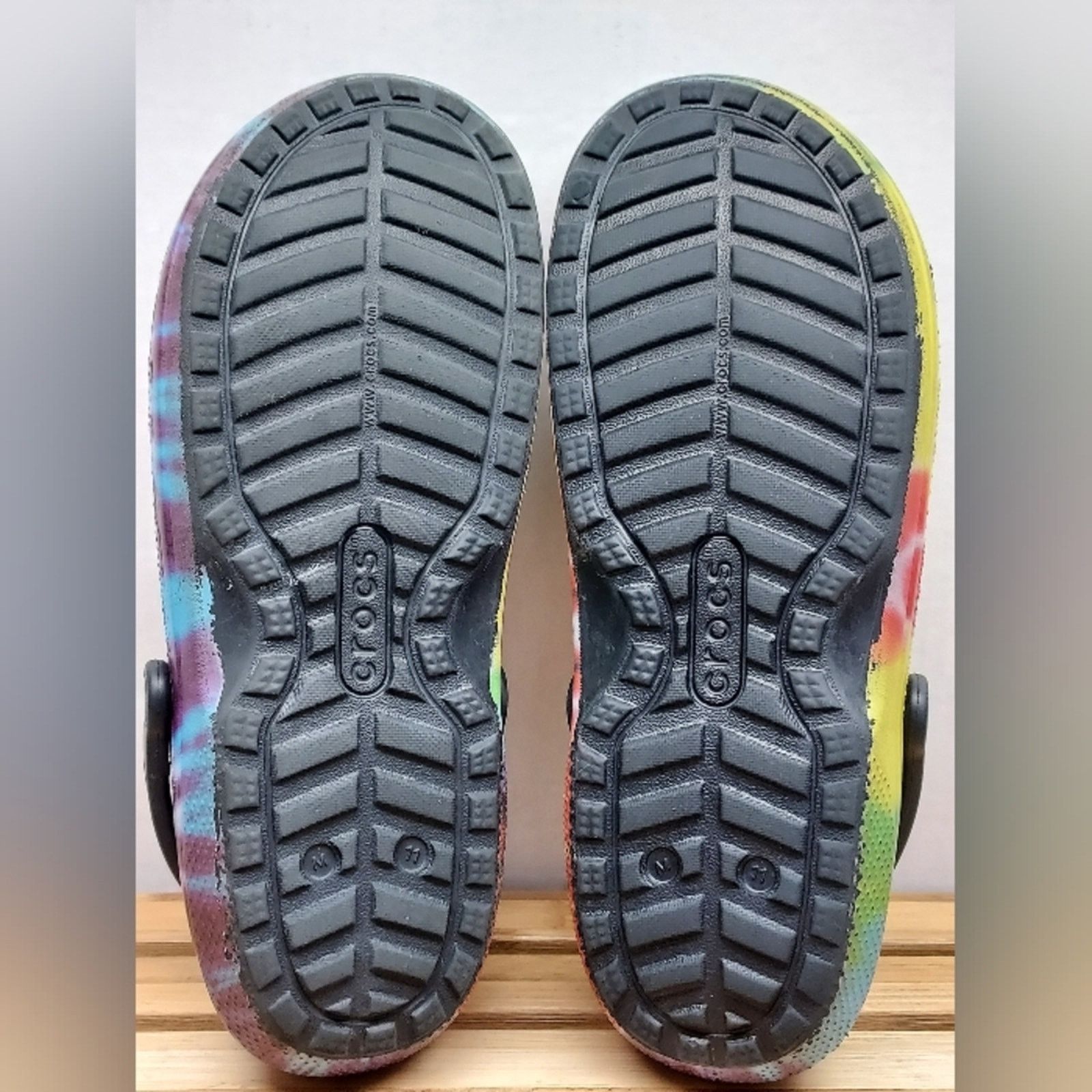 Crocs Crocs Mens Tie Dye Lined Baya Clog Sandals Size 11 Size US 11 / EU 44 - 4 Thumbnail