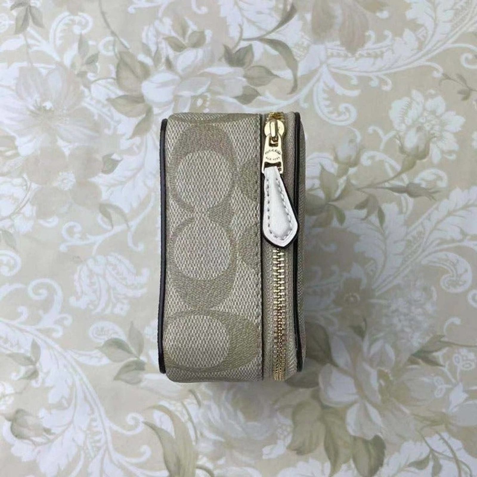 Coach Coach C3311 Large Signature Canvas Jewelry Box Light/Khaki Size ONE SIZE - 5 Thumbnail