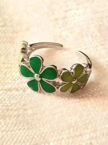 Jewelry Green Leaf Flowers Adjustable Ring Size ONE SIZE - 7 Thumbnail