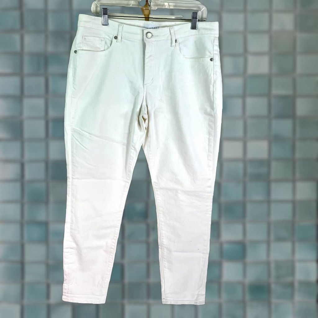 Loft LOFT Jeans Main Selling Point: Curvy Skinny Crop Denim - White - Size 12 (Waist 36" Inseam 30") - 90s Boho Loft Marisa - Womens Size 34" / US 12 / IT 48 - 1 Thumbnail
