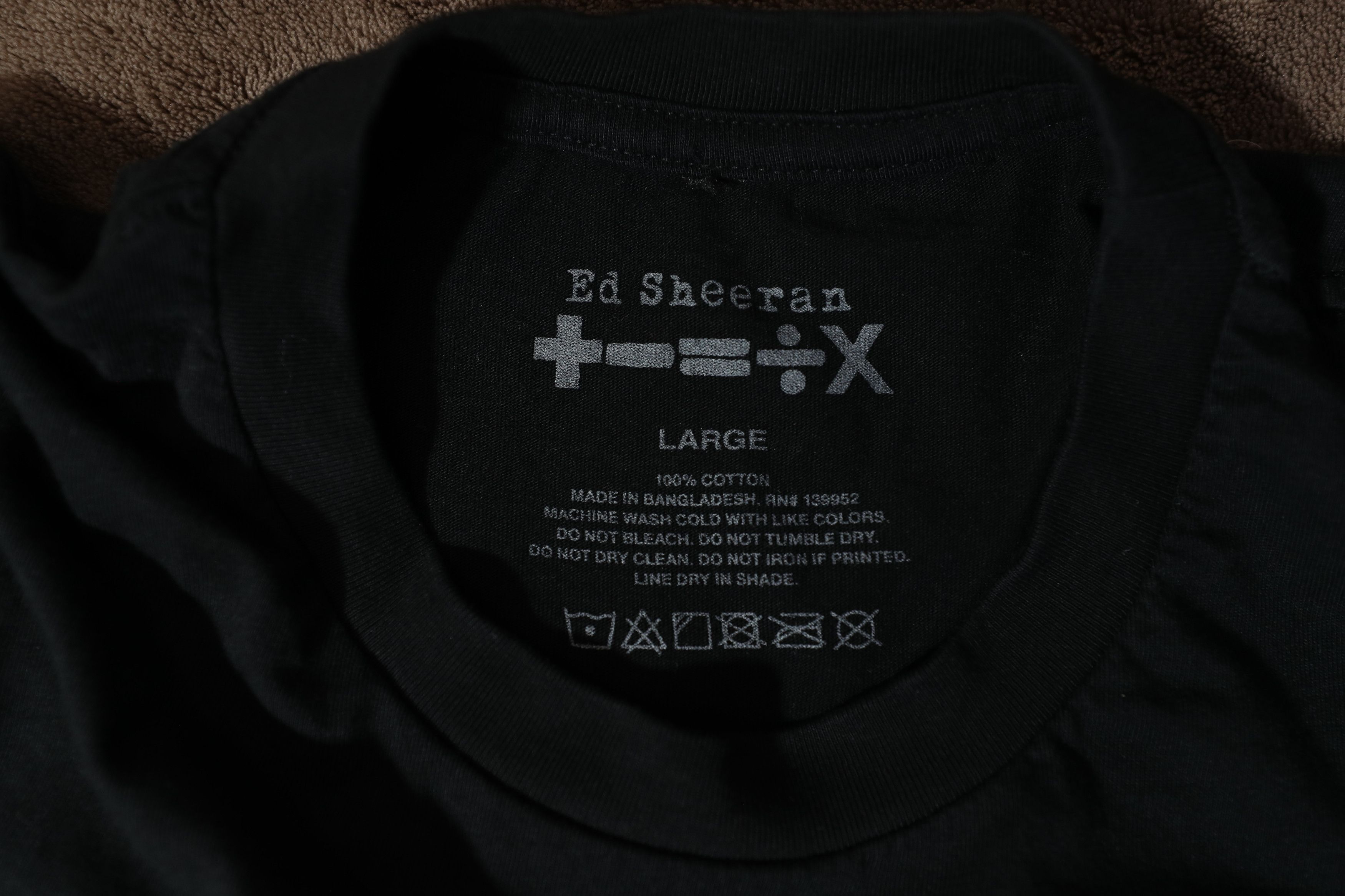 Band Tees Ed Sheeran +-=/x Mathematics Tour Tee (L) Size US L / EU 52-54 / 3 - 6 Thumbnail