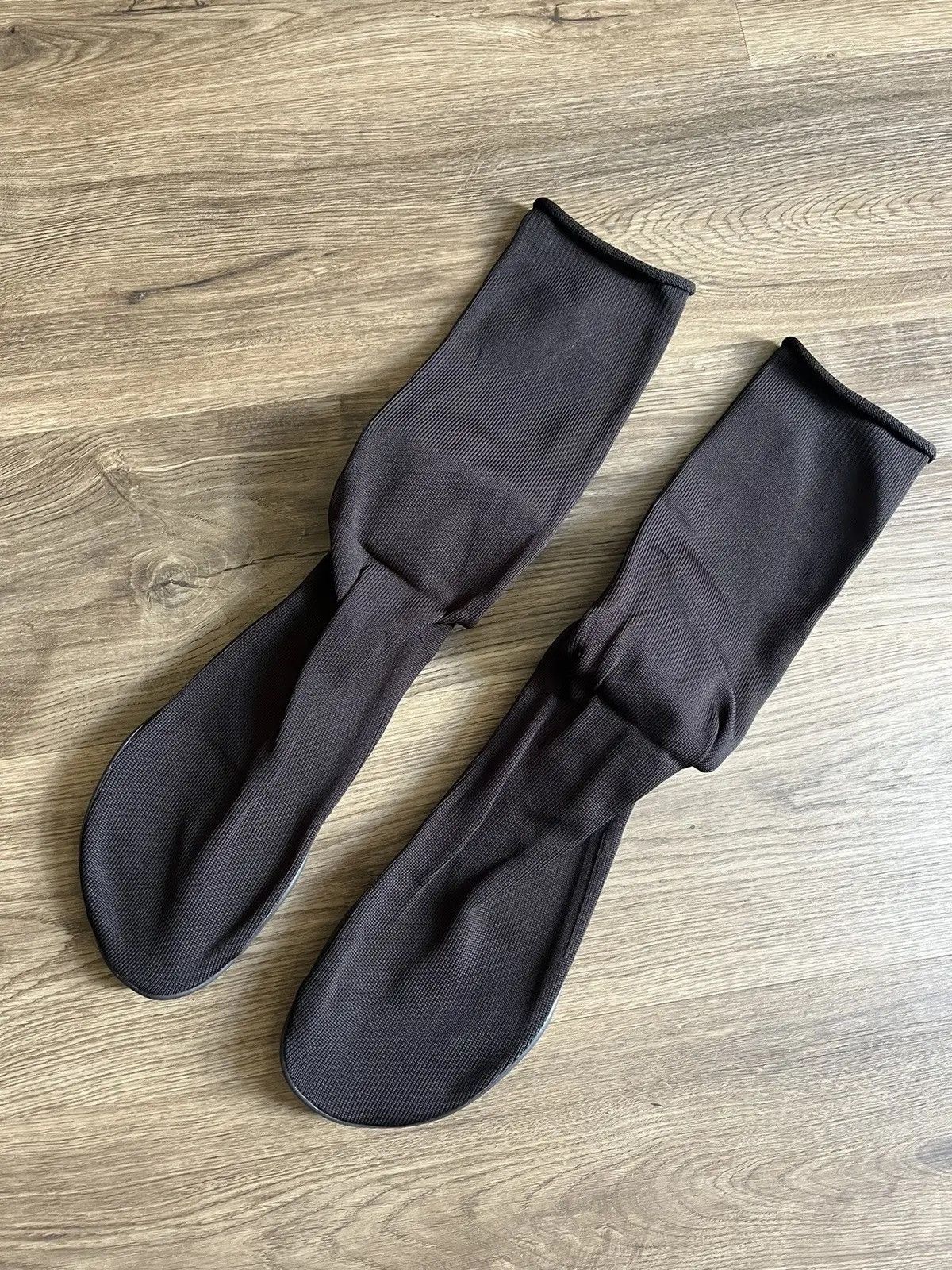 Yeezy YZY Pods Size 3 Size US 11 / EU 44 - 8 Thumbnail