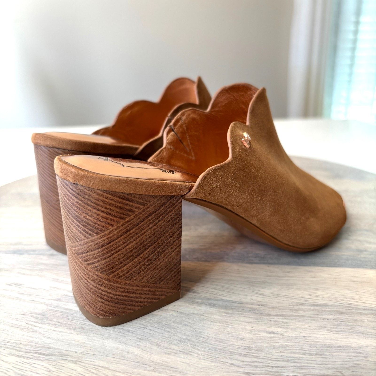 Ted Baker Ted Baker London Suede Heels Women's EU 38 US 7 Brown Block Size US 7 / IT 37 - 6 Thumbnail