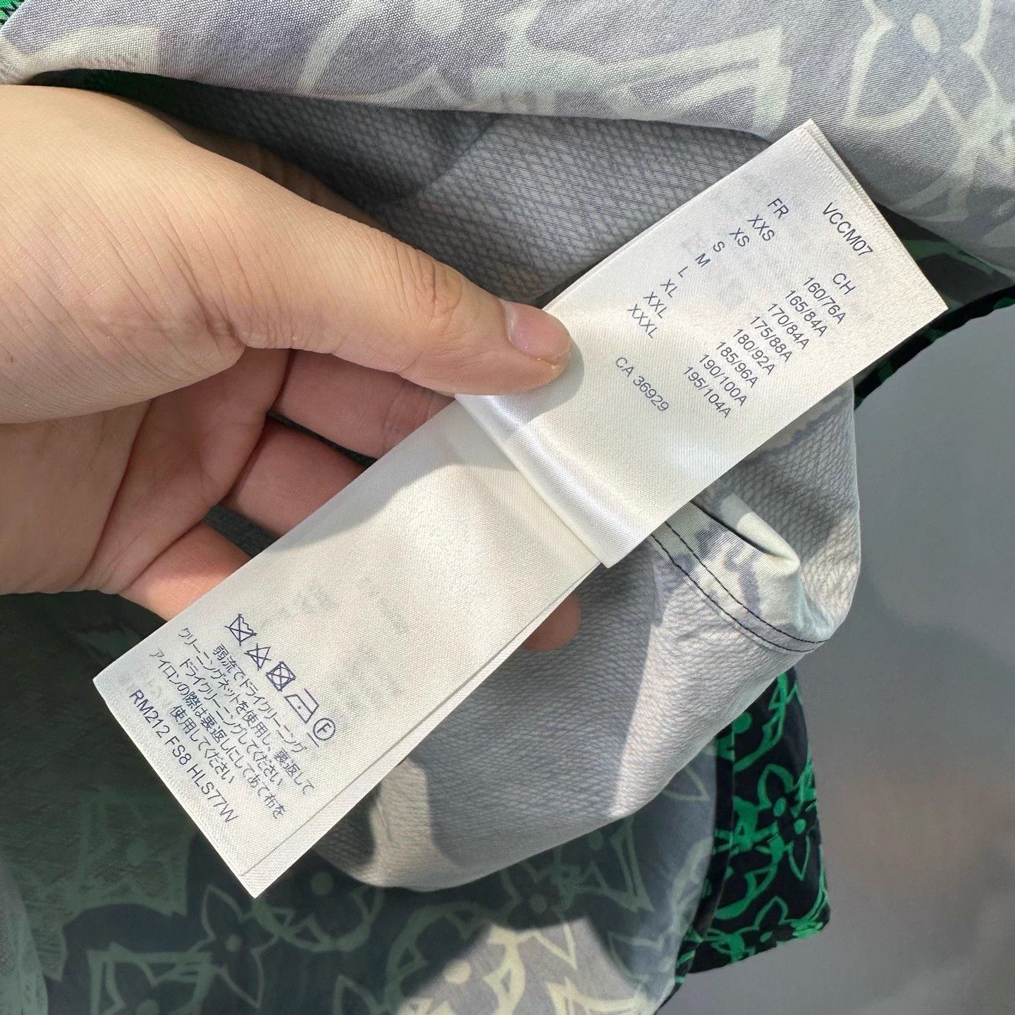 Louis Vuitton Louis Vuitton Oversize Logo Print Shacket Size US XL / EU 56 / 4 - 5 Thumbnail