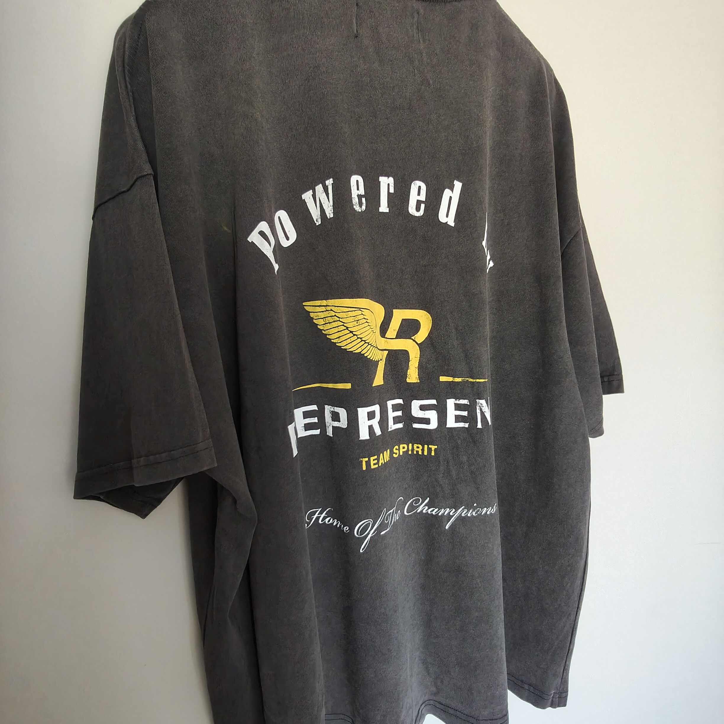 Represent Clo. Team Spirit t-sirt Size US XXL / EU 58 / 5 - 9 Thumbnail