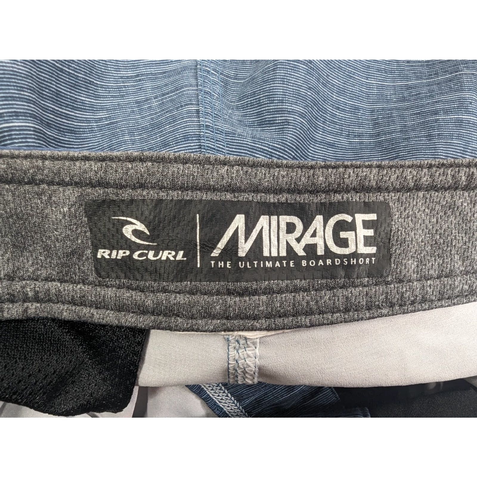 Rip Curl Rip Curl Board Shorts Men 32in Wide Stateside Mirage The Ultimate Hybrid Beach striped blue quick dry water-repellent cargo pocket 2000s Mens Size US 32 / EU 48 - 7 Thumbnail