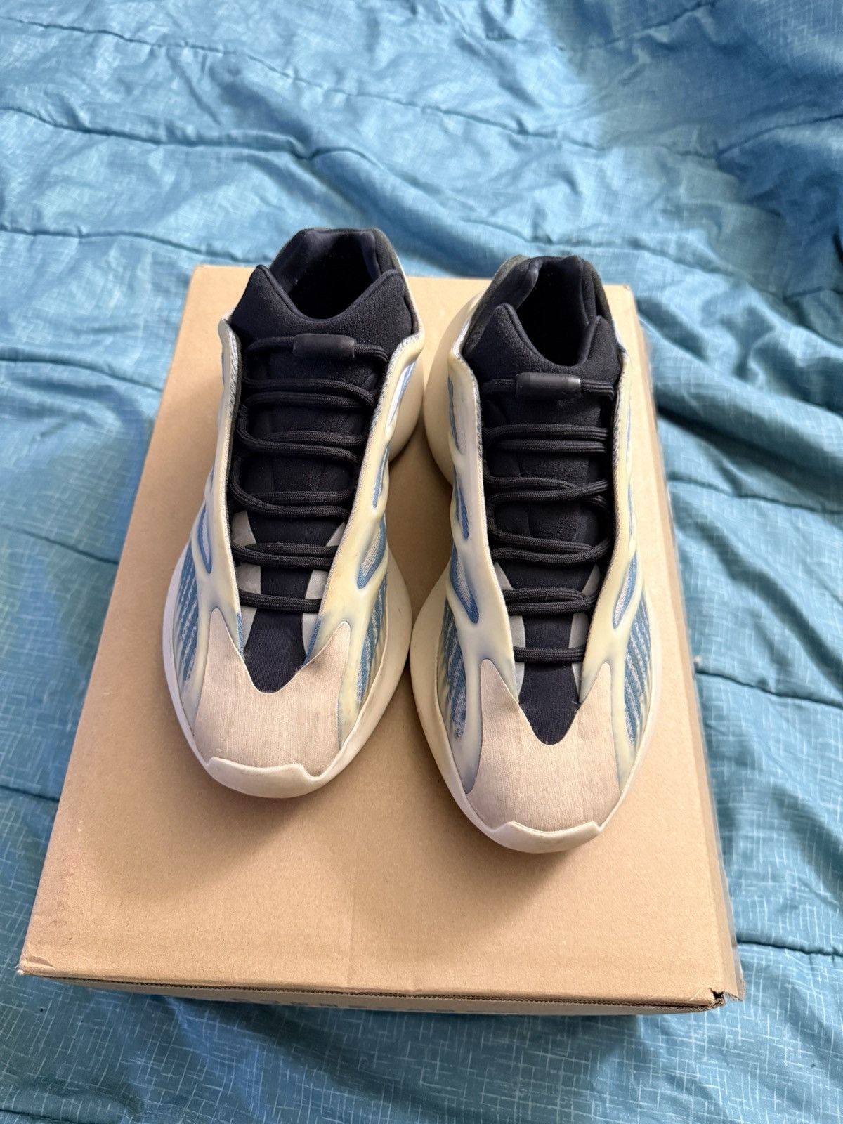 Yeezy Adidas Yeezy 700 V3 Size US 9 / EU 42 - 1 Thumbnail