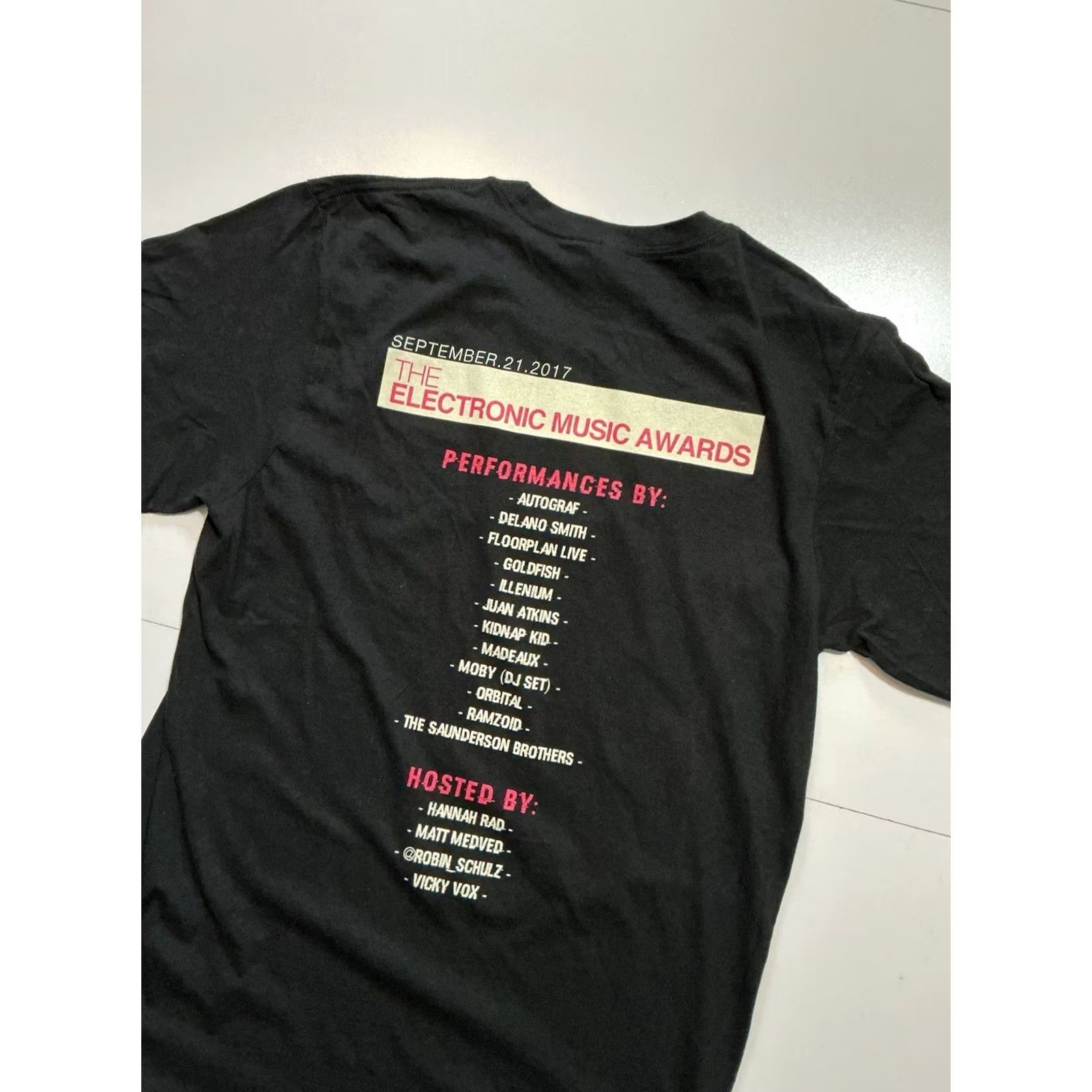 Vintage VINTAGE The Electronic Music Awards 2017 Autograf Goldfish Lineup EDM Black Graphic T-Shirt LG Mens Size US L / EU 52-54 / 3 - 3 Thumbnail