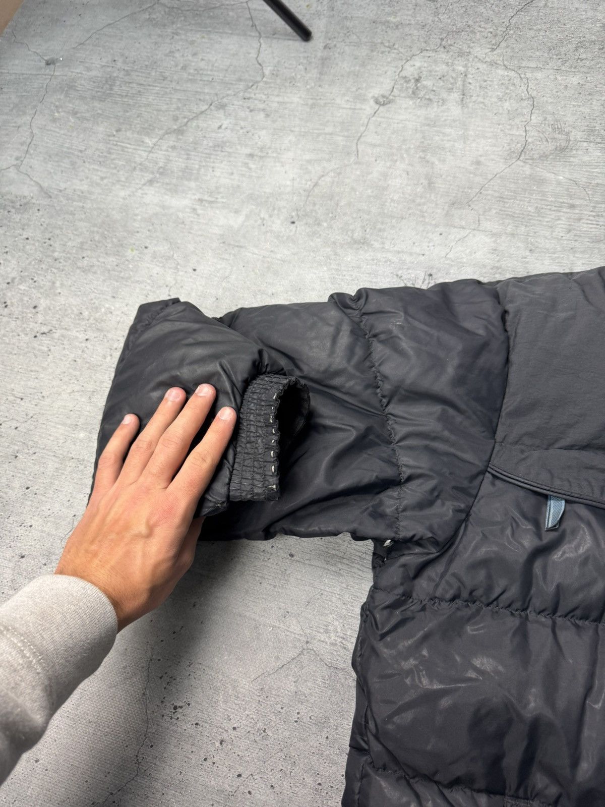 Nike Vintage Nike Distressed Retro Puffer Down Jacket Size US L / EU 52-54 / 3 - 15 Thumbnail