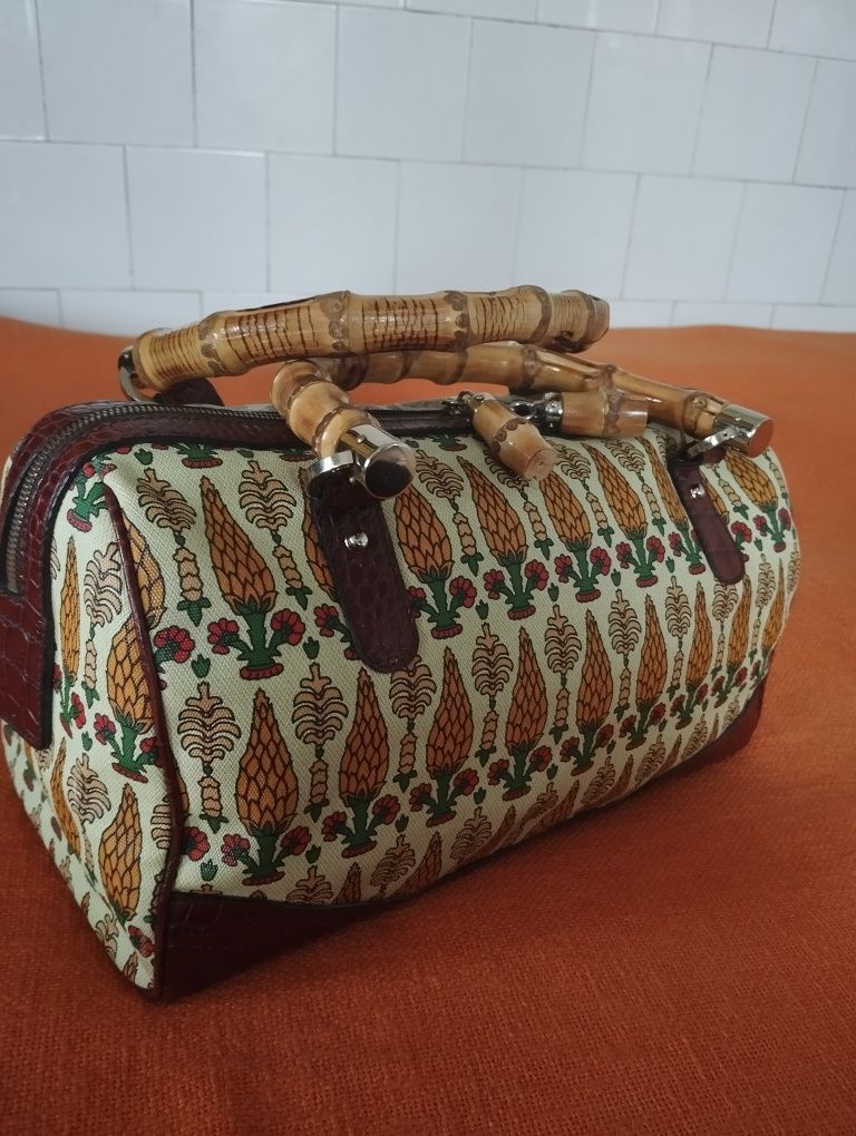 Gucci Vintage Gucci Corn Leather Bamboo Handle Bag Size ONE SIZE - 1 Thumbnail
