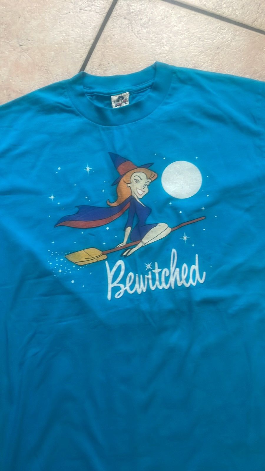 Alstyle Bewitched tv show graphic tshirt Size M / US 6-8 / IT 42-44 - 2 Thumbnail