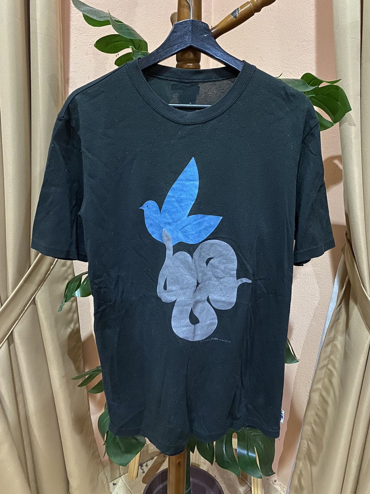 Lad Musician Lad Musician Black Graphic TShirt with Dove and Snake Design Size US M / EU 48-50 / 2 - 1 Thumbnail