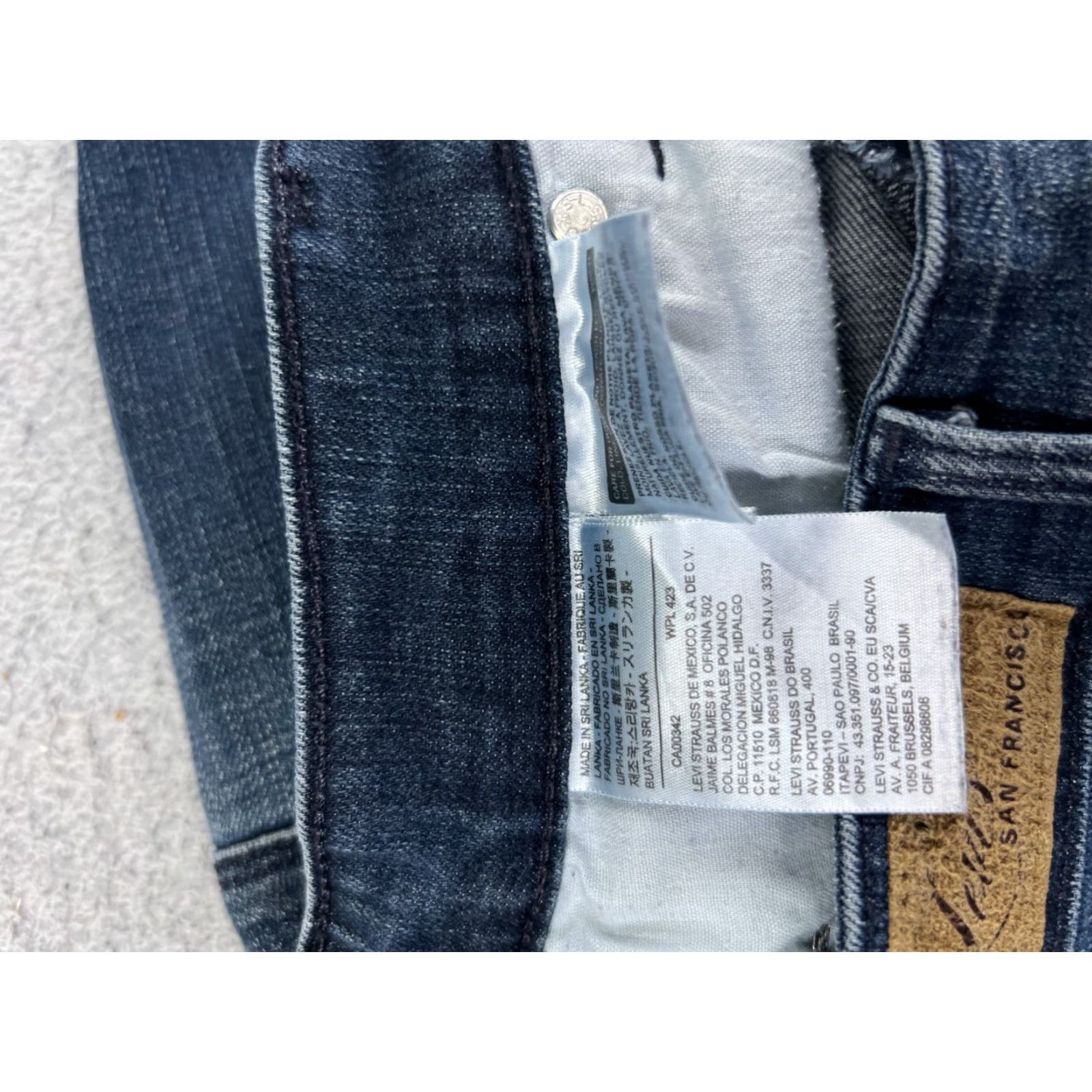 Levi's VINTAGE Levis Jeans Womens 26x30 Denim Blue 3 Slim Skinny Bootcut Low Rise City Levi’s Demi Curve Womens Jeans 5-Pocket Stretch Regular Country Mexico Size 26" / US 2 / IT 38 - 7 Thumbnail