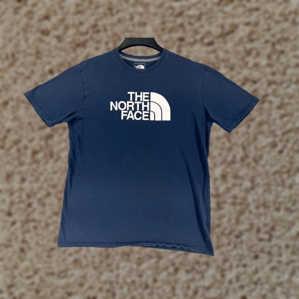 The North Face VINTAGE The North Face Shirt Men M Blue Short Sleeve T-Shirt Logo Outdoor 90s Mens Size US M / EU 48-50 / 2 - 1 Thumbnail