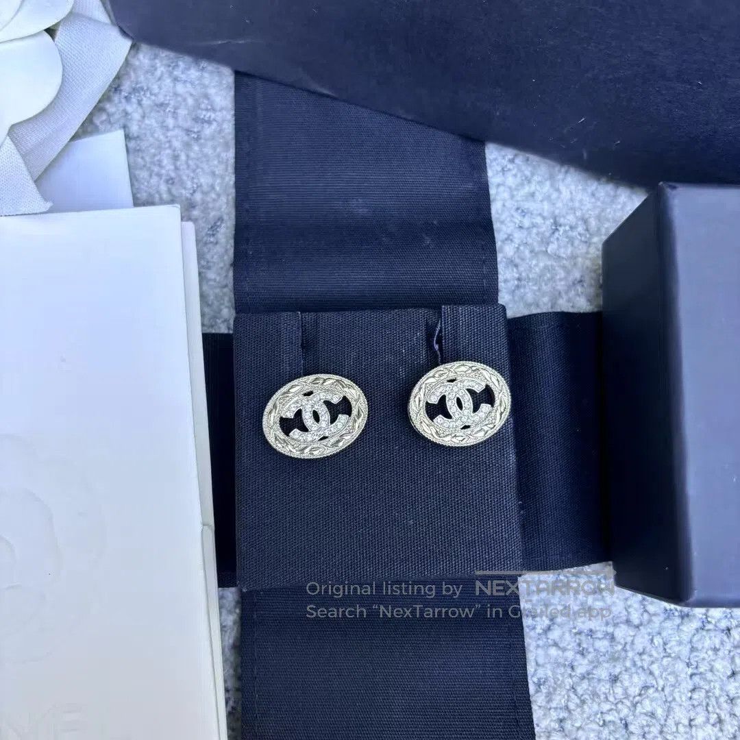 Chanel Chanel Elliptical relief hollowed-out double-C earrings| Size ONE SIZE - 3 Thumbnail