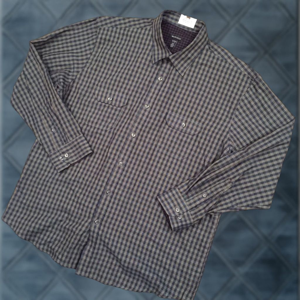 Van Heusen Van Heusen Shirt Mens XL Blue Plaid Long Sleeve Button-Up Pockets Size US XL / EU 56 / 4 - 1 Thumbnail
