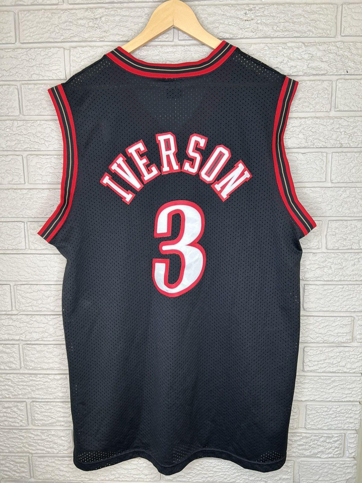 Nike Vintage Nike 76ers Allen Iverson NBA Jersey Size US XL / EU 56 / 4 - 4 Thumbnail