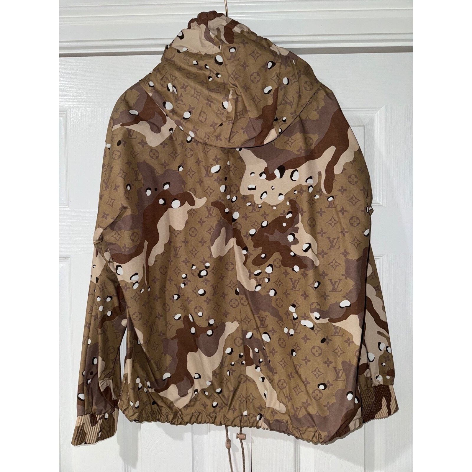 Louis Vuitton Louis Vuitton Virgil Parachute Hoodie Windbreaker Jacket 48 Size US M / EU 48-50 / 2 - 16 Thumbnail
