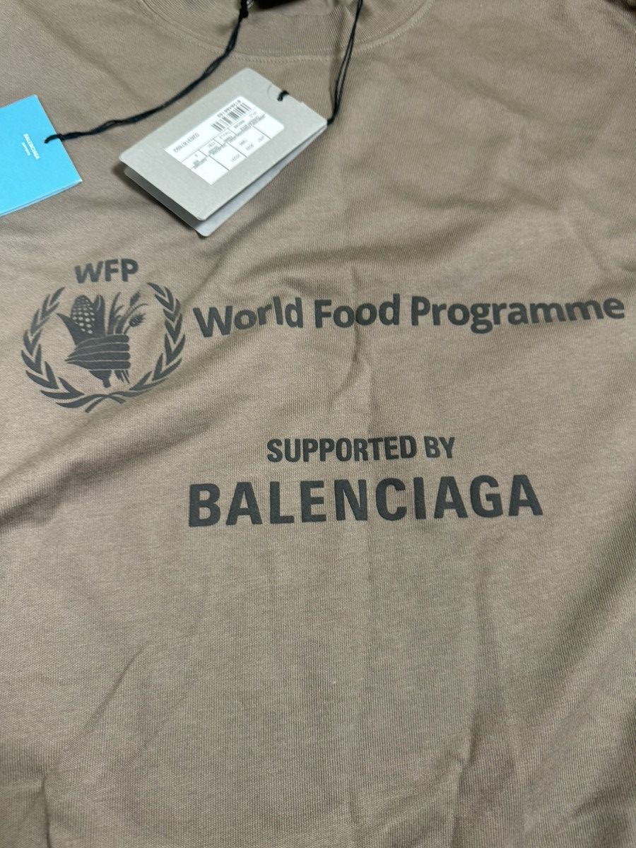 Balenciaga Balenciaga World Food Programme Long Sleeve Size US L / EU 52-54 / 3 - 4 Thumbnail