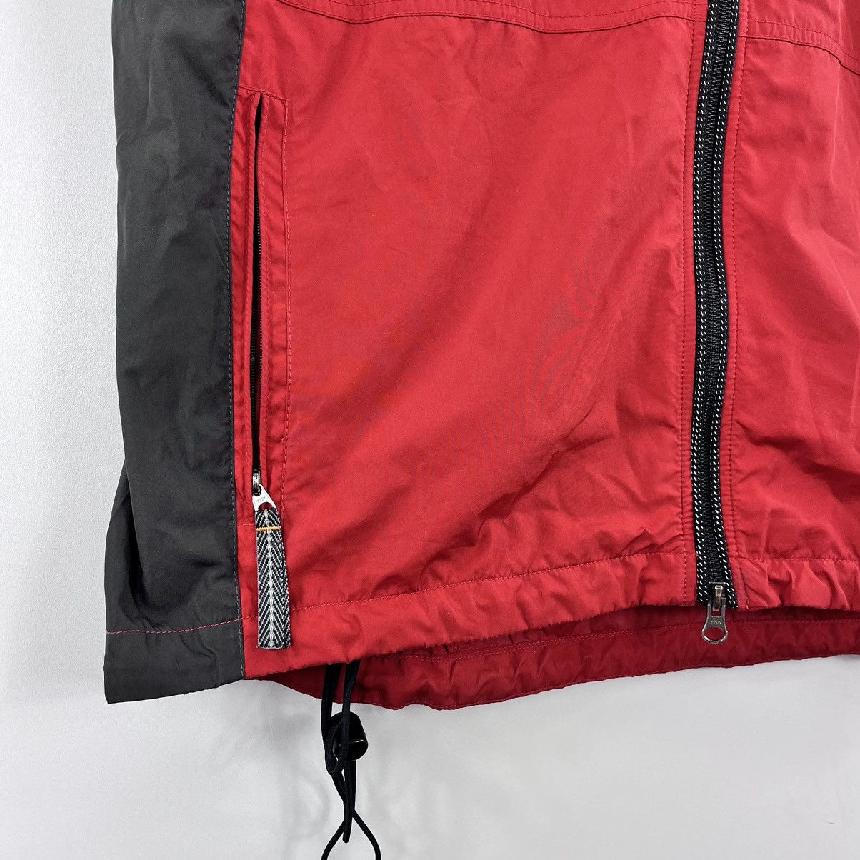 Nike Vintage Nike Nylon Embroidery Swoosh Logo Red Vest Size L Size US M / EU 48-50 / 2 - 5 Thumbnail