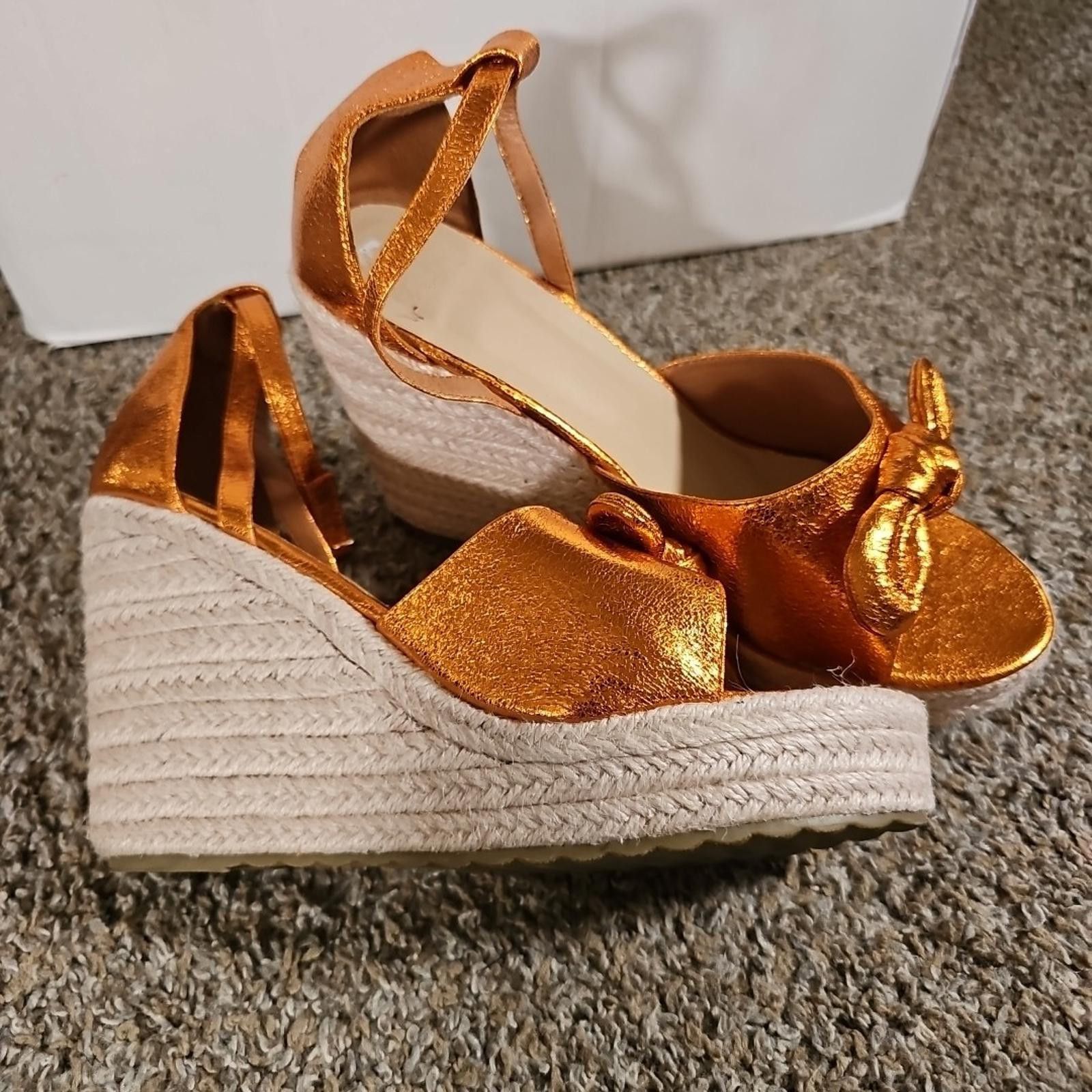 The Unbranded Brand No Brand Sz42 Orange Wedge Sandal Heel MISSING 1 ANKLE STRAP Size US 7.5 / IT 37.5 - 1 Thumbnail