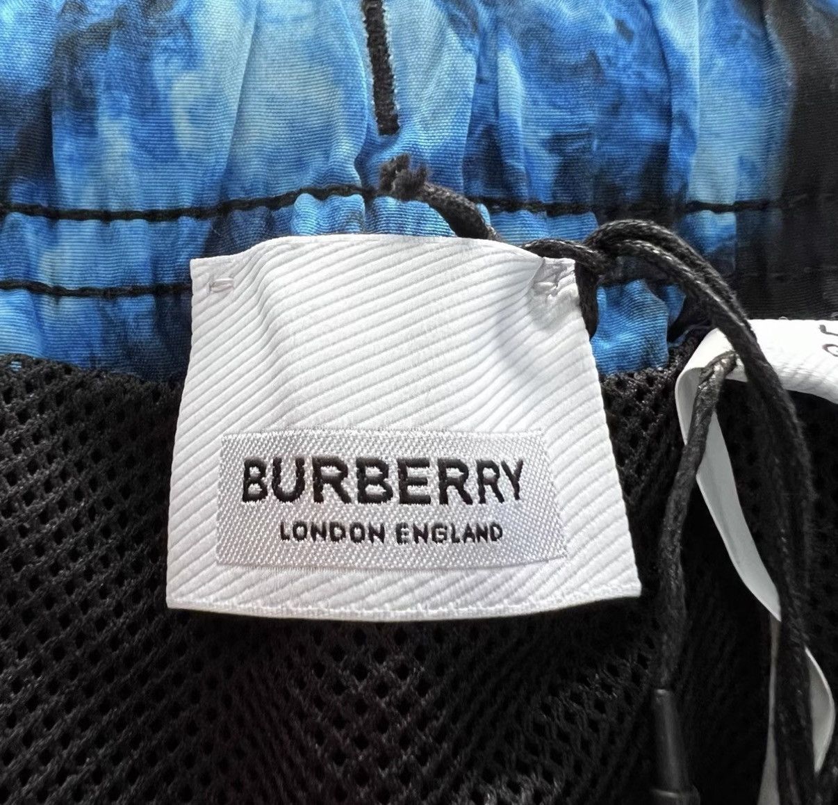 Burberry Burberry Water Ripple All-over Print Shorts J41 Size US 36 / EU 52 - 3 Thumbnail