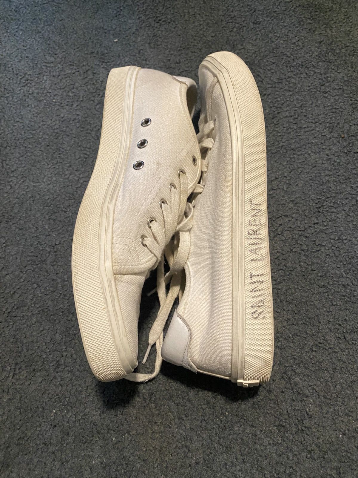 Designer × Saint Laurent Paris × Yves Saint Laurent SAINT LAURENT MALIBU LACE UP SNEAKERS Size US 9 / EU 42 - 5 Thumbnail