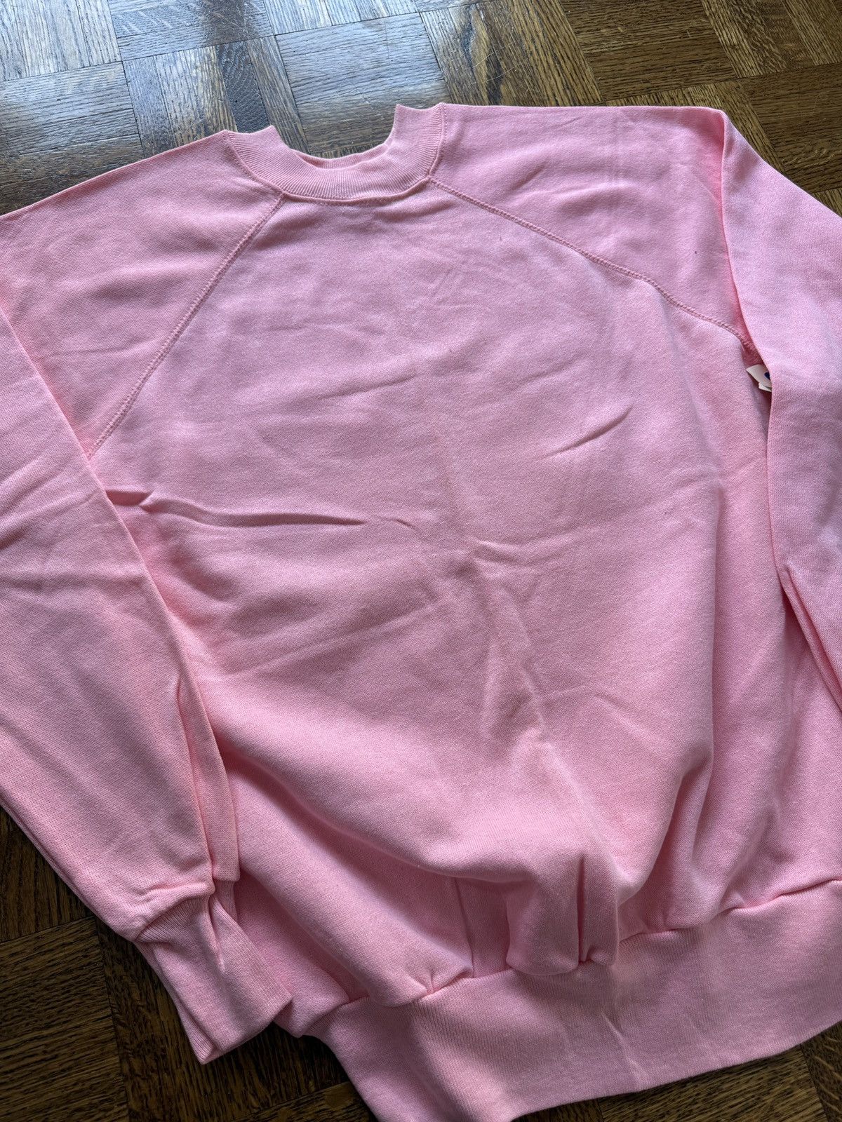 Vintage Vintage 80s Pink Raglan Crewneck Sweatshirt NOS Size US XL / EU 56 / 4 - 6 Thumbnail
