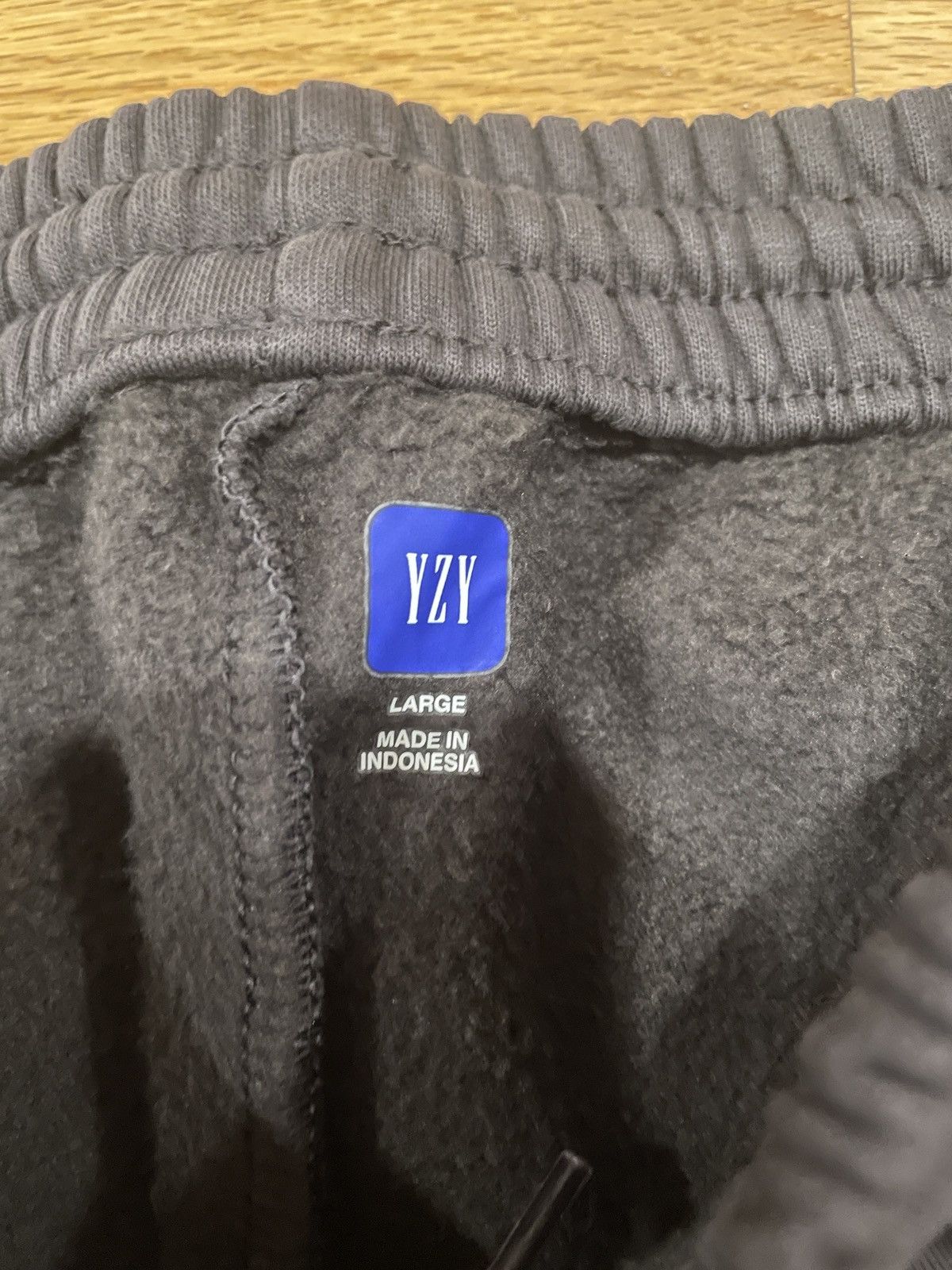 Balenciaga × Gap × Kanye West YGEBB Yeezy Gap Fleece Joggers Size Large Size US 34 / EU 50 - 7 Thumbnail