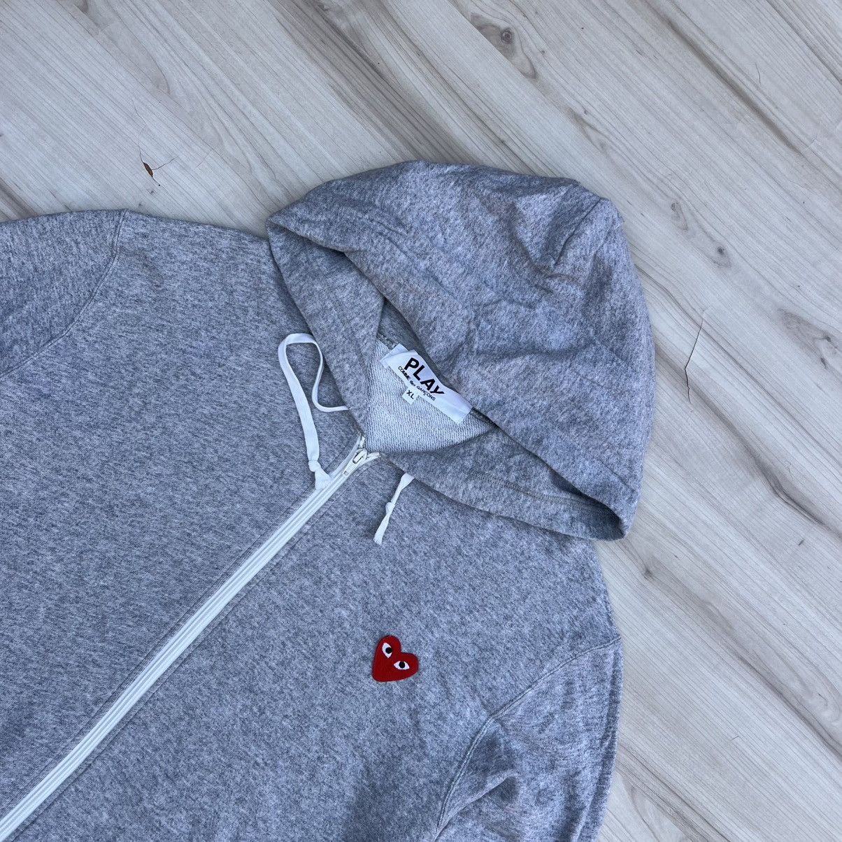 Comme des Garcons Comme Des Garcons Play Red Heart Zip Hoodie Size US XL / EU 56 / 4 - 2 Thumbnail