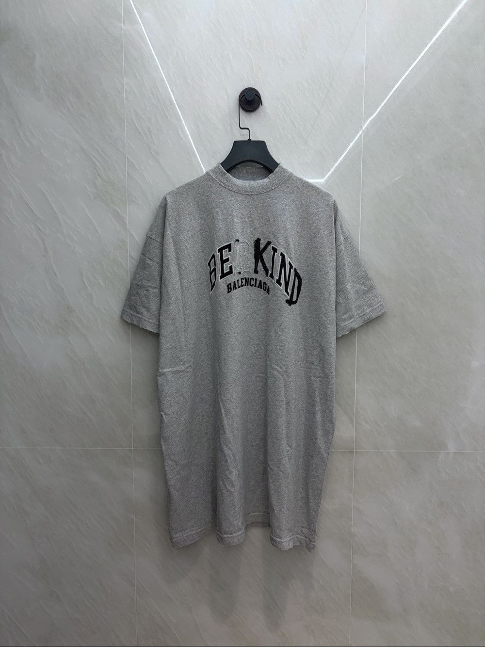 Balenciaga Balenciaga Be Kind Logo T-Shirt Size L Size US L / EU 52-54 / 3 - 1 Thumbnail