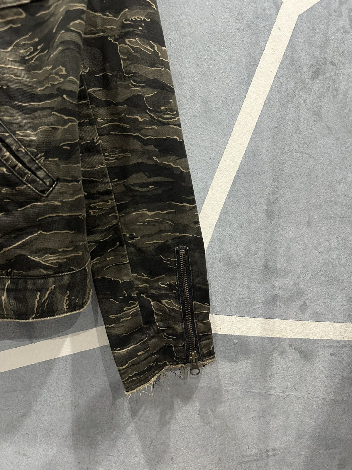 Vintage Military Tiger Stripe Camo Jacket Size US S / EU 44-46 / 1 - 10 Thumbnail