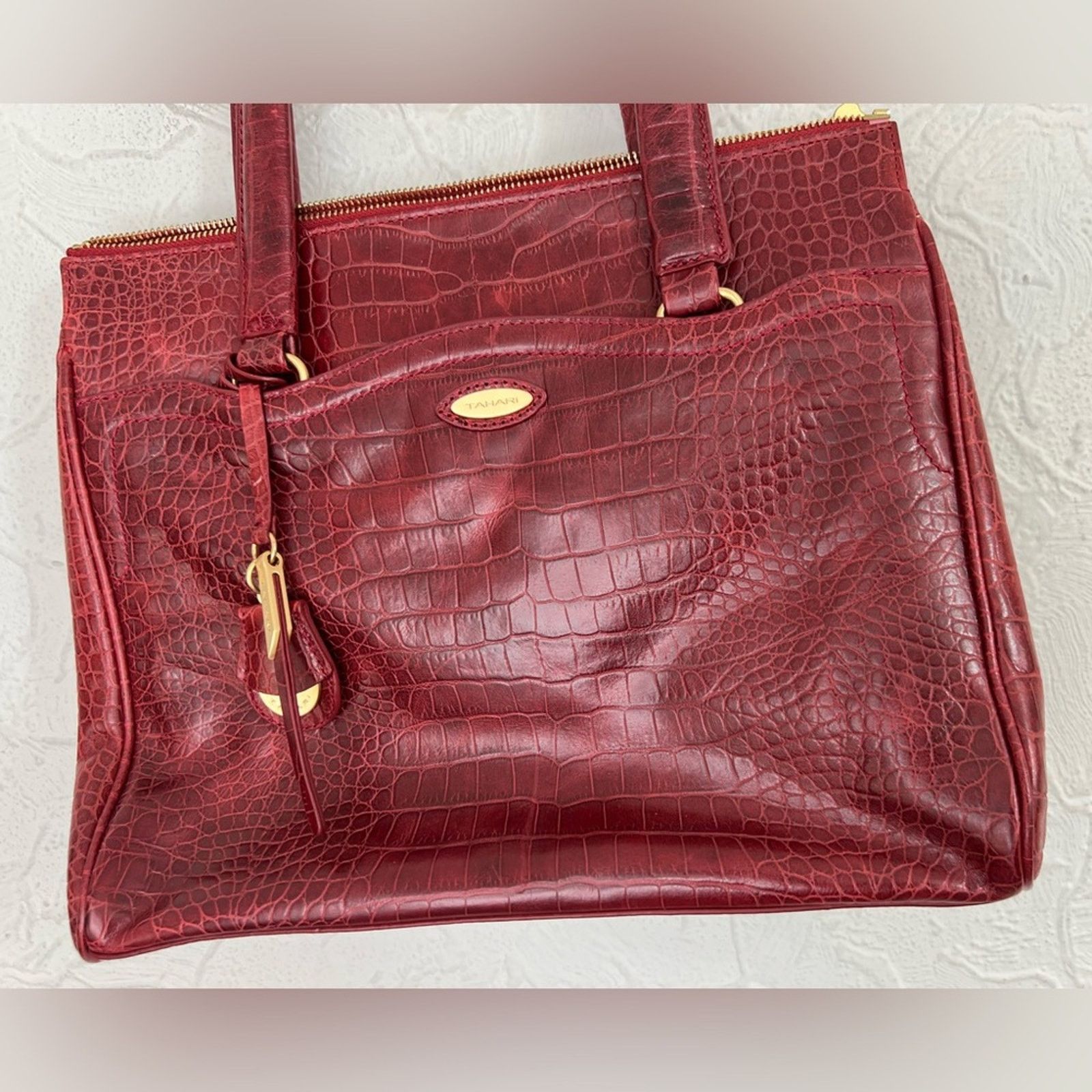 Elie Tahari Elie Tahari Crocodile Embossed Red Leather Tote EUC Size ONE SIZE - 3 Thumbnail