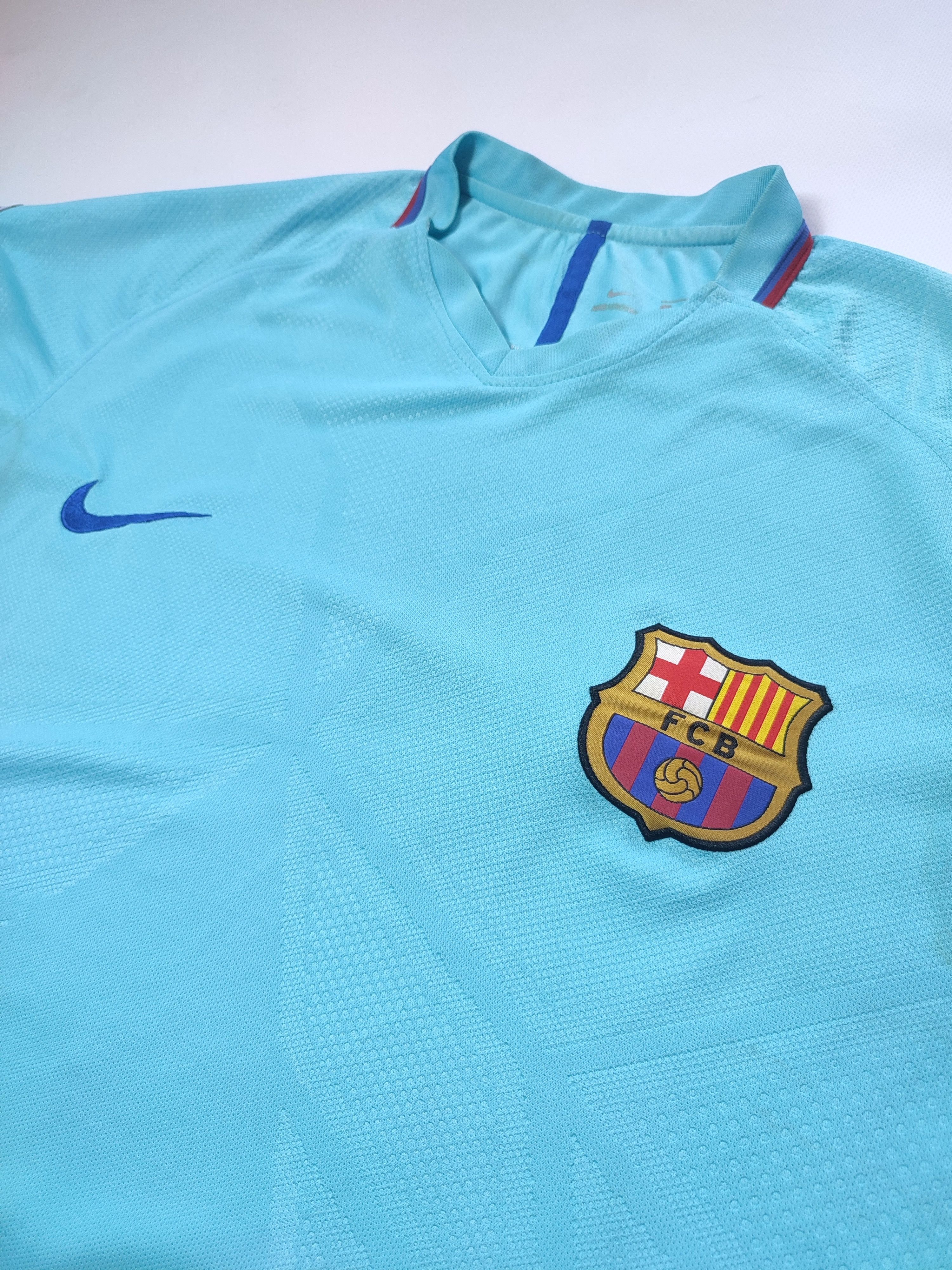 Nike Nike FC Barcelona 2010-2011 AW Jersey Light Blue UNICEF Size US L / EU 52-54 / 3 - 3 Thumbnail