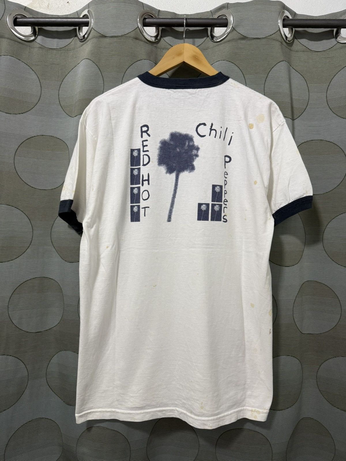 Band Tees Vintage Red Hot Chili Peppers band tee Size US L / EU 52-54 / 3 - 10 Thumbnail