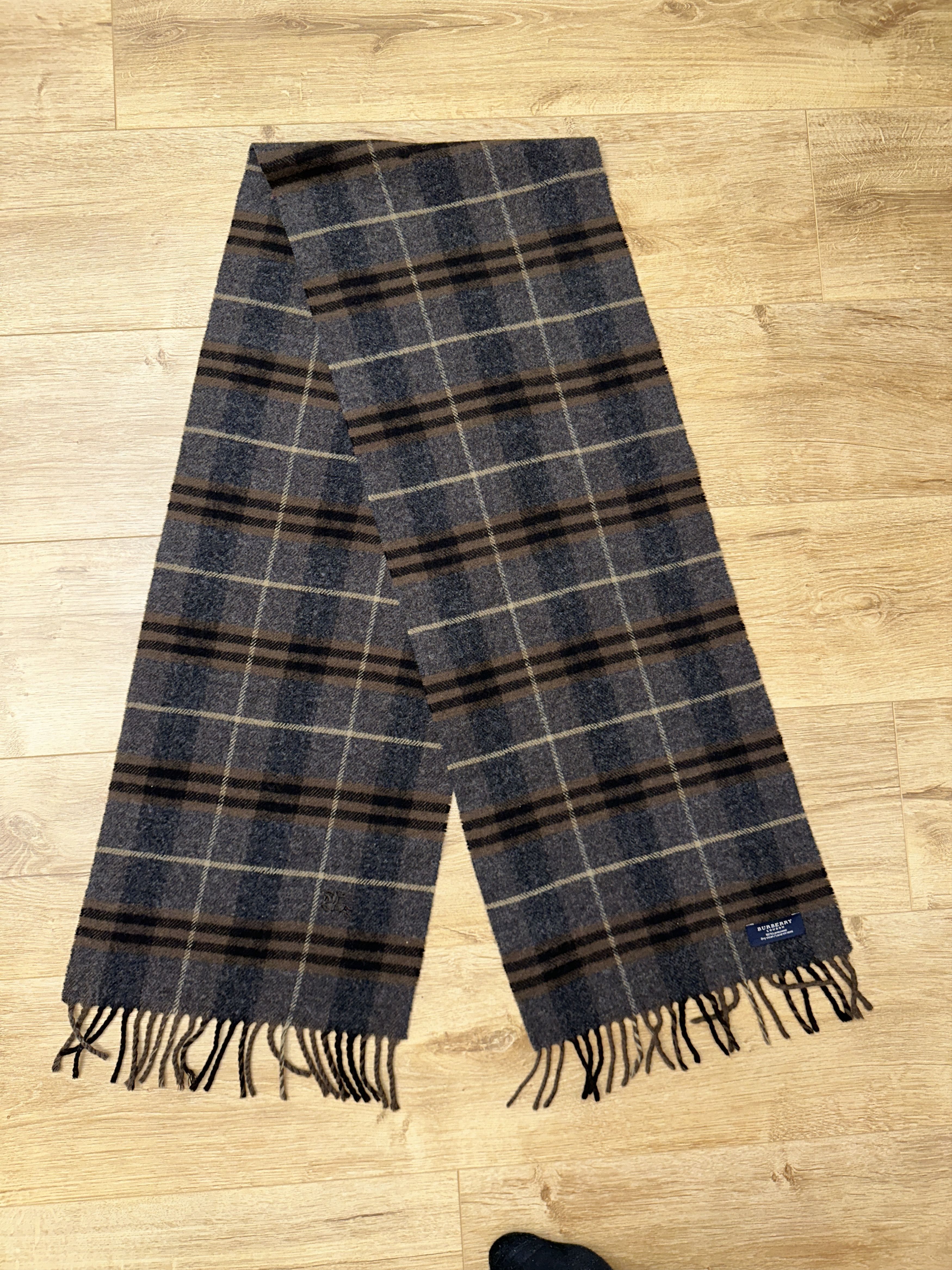 Burberry Iconic Burberry London Lambswool Knight Logo Scarf 170x30cm Size ONE SIZE - 3 Thumbnail