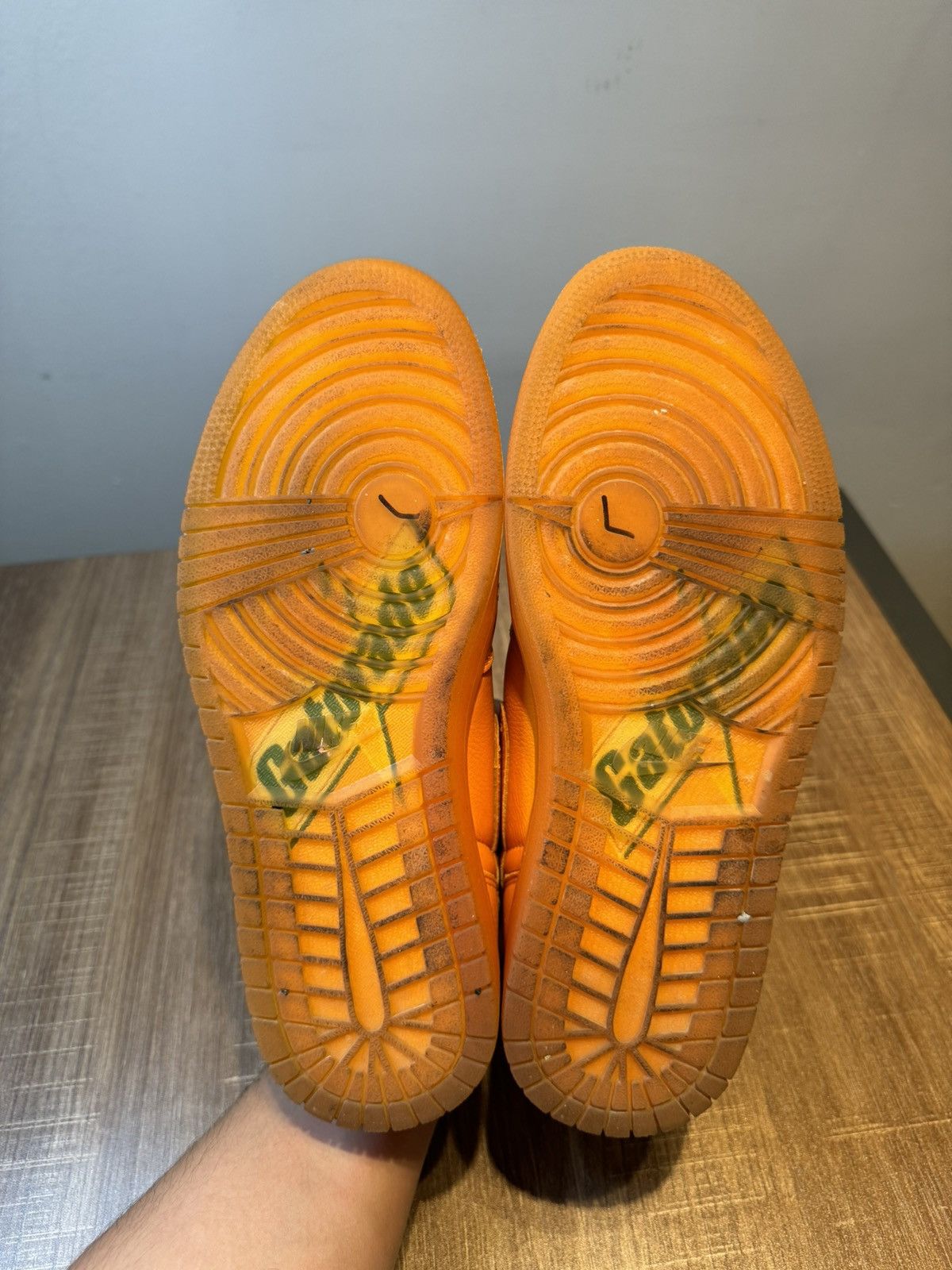 Jordan Brand SZ 8 Nike Air Jordan 1 High OG Gatorade Shoes Sneakers Size US 8 / EU 41 - 6 Thumbnail