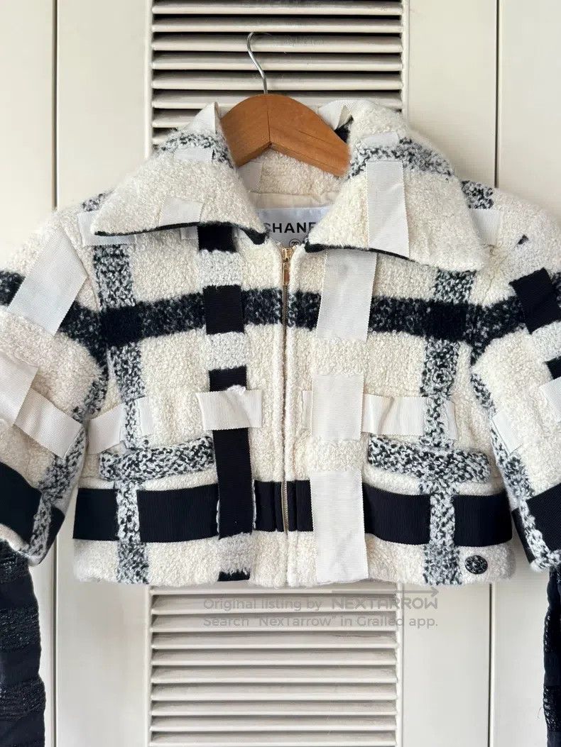 Chanel Chanel Black and white plaid fur coat Size XS / US 0-2 / IT 36-38 - 3 Thumbnail