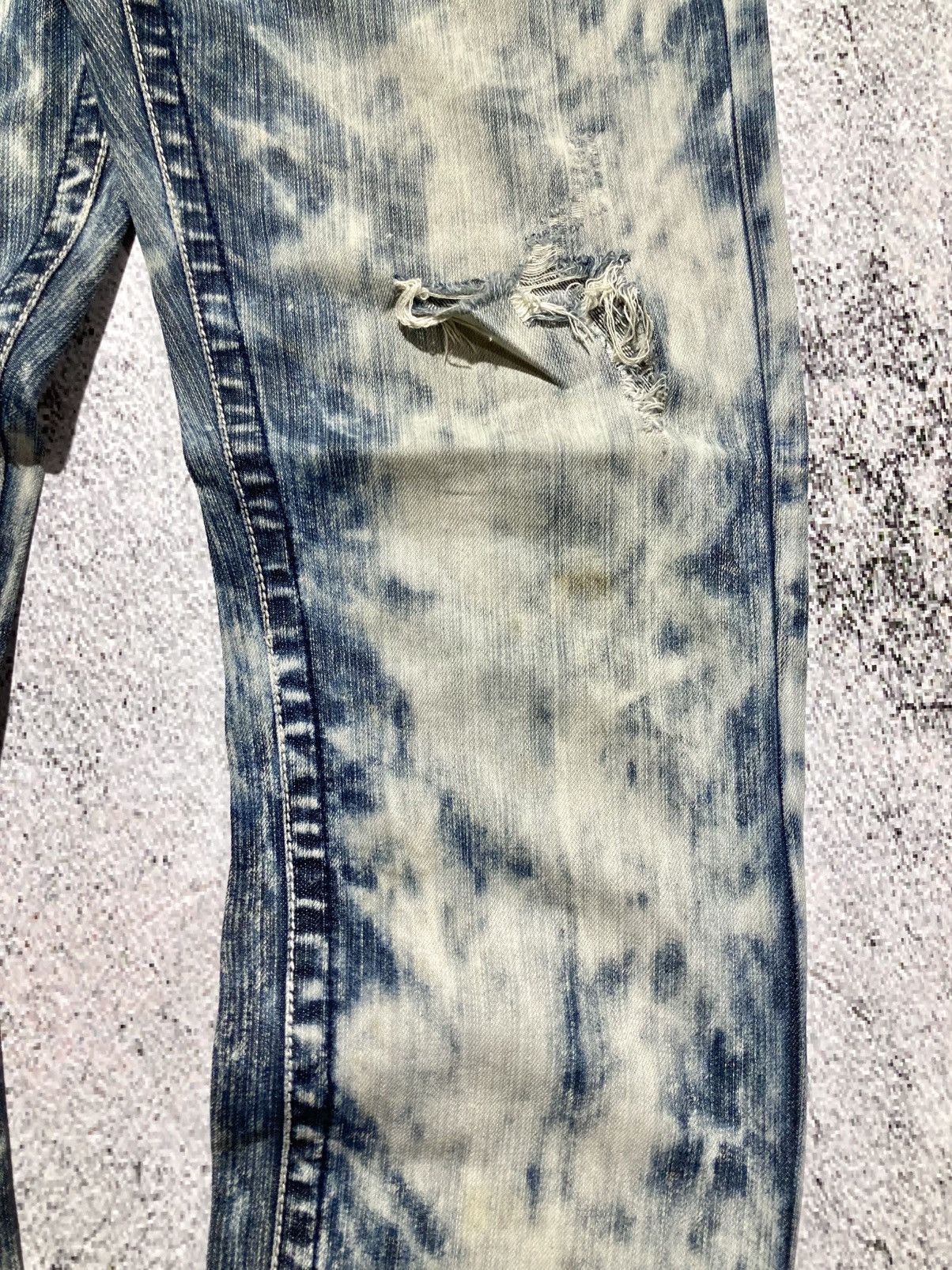 Japanese Brand 2000s Ugiz Distressed Ripped Acid Wash Denim Tornado Style Size US 29 - 6 Thumbnail