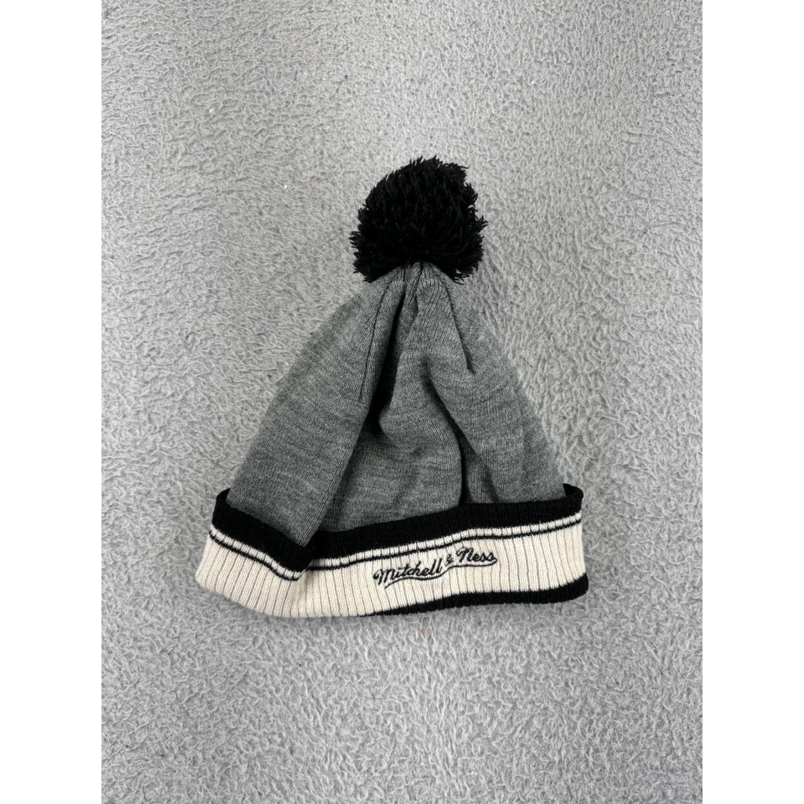 Mitchell & Ness Mitchell & Ness Brooklyn Nets Beanie Mens One Size Gray Size ONE SIZE - 4 Thumbnail