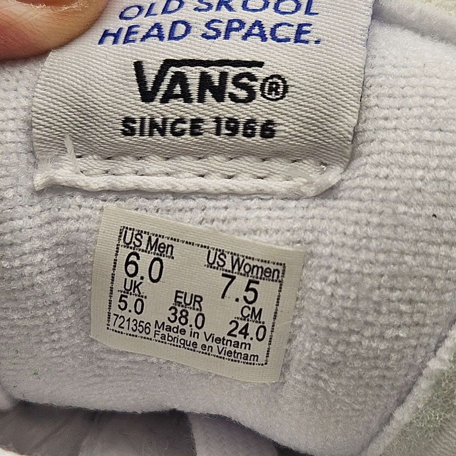 Vans VANS WOMEN'S 7.5 OLD SKOOL HEAD SPACE COMFYCUSH WHITE GREEN Size US 7.5 / IT 37.5 - 6 Thumbnail