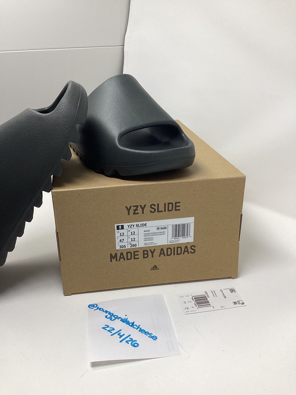 Yeezy YEEZY YZY Slides Dark Onyx Slide Size US 12 / EU 45 - 4 Thumbnail