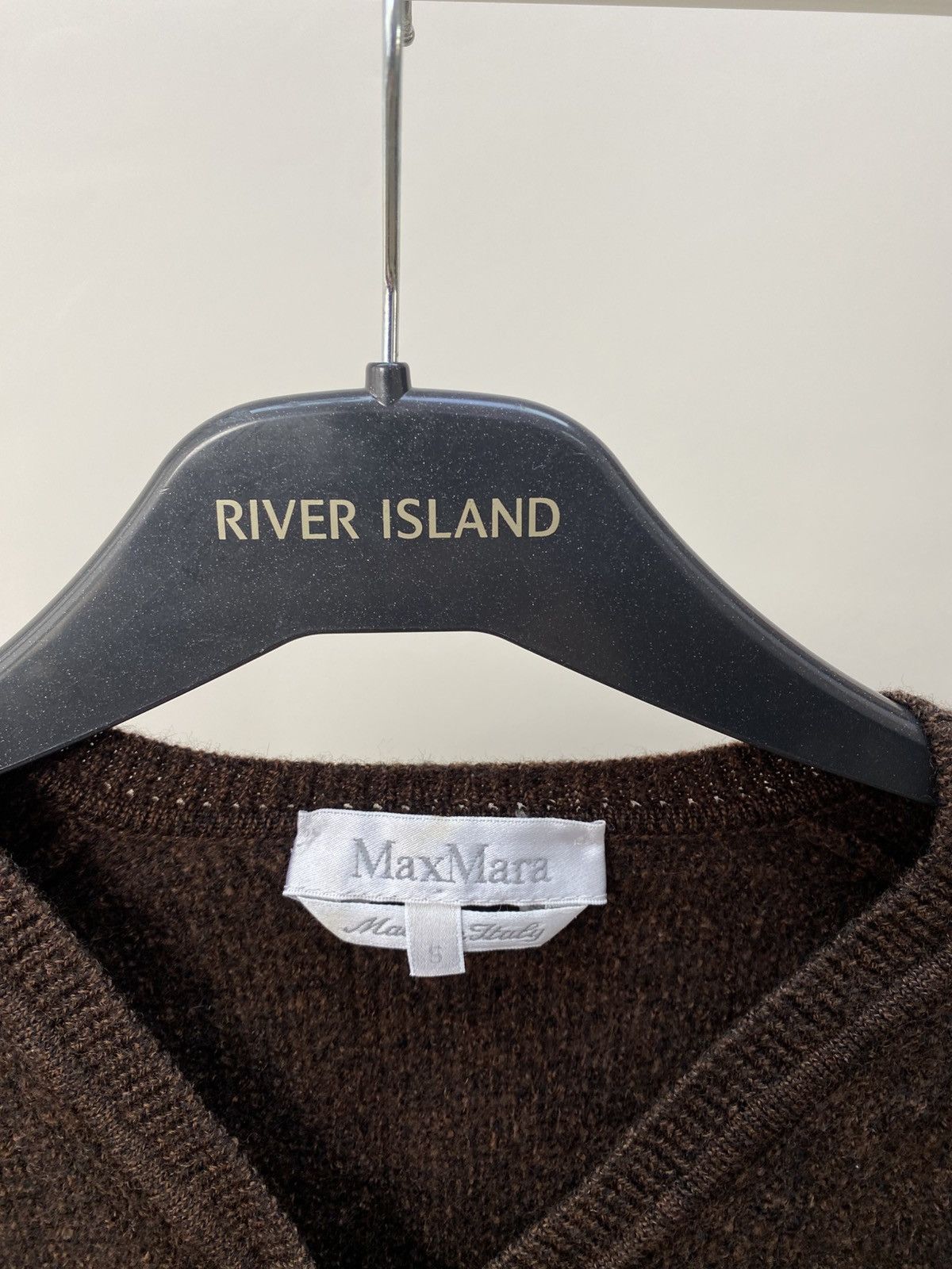 Max Mara Vintage Max Mara Womens V-neck sweater Size S / US 4 / IT 40 - 5 Thumbnail